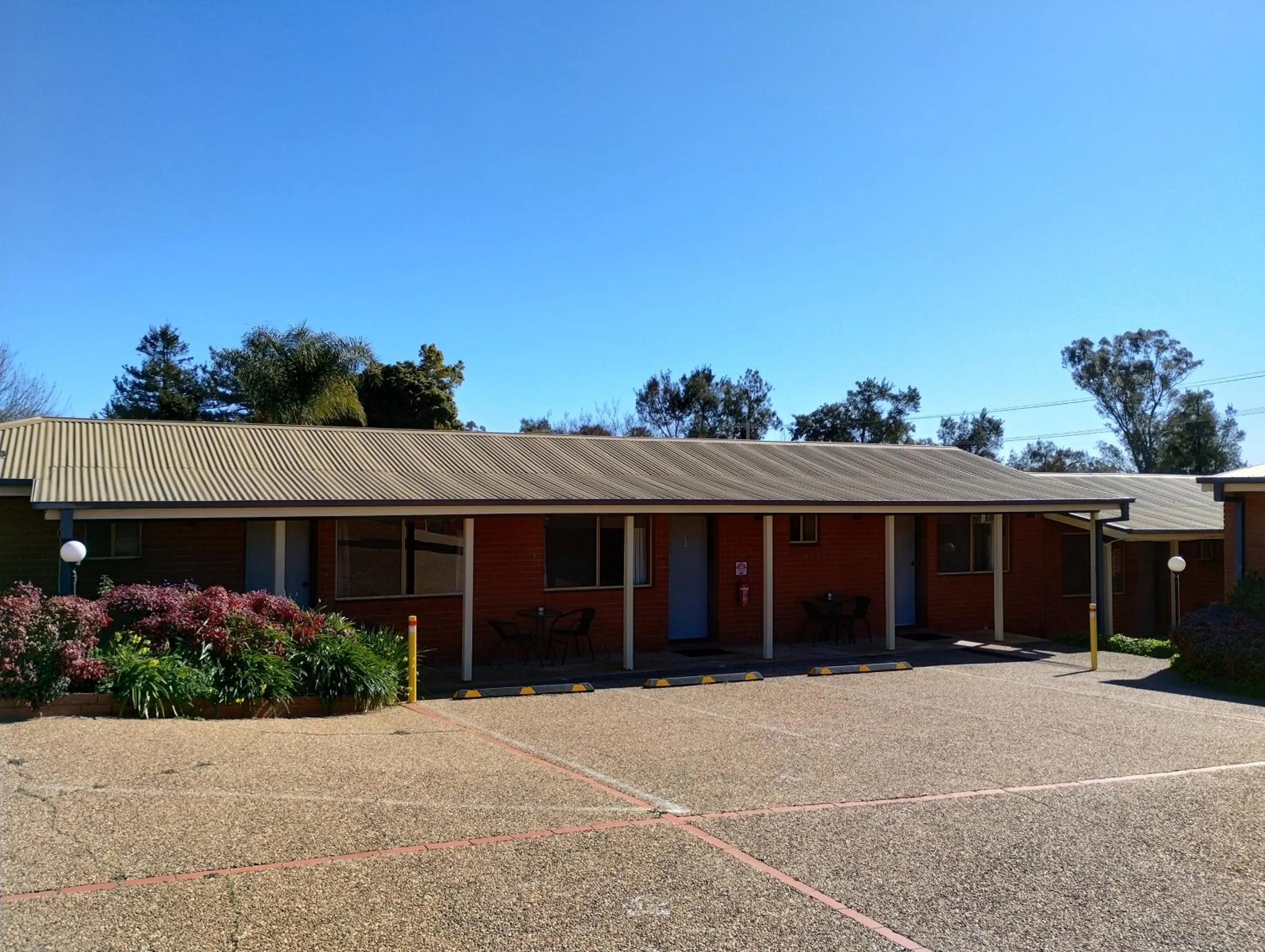 Parking in Junction Motel Wagga