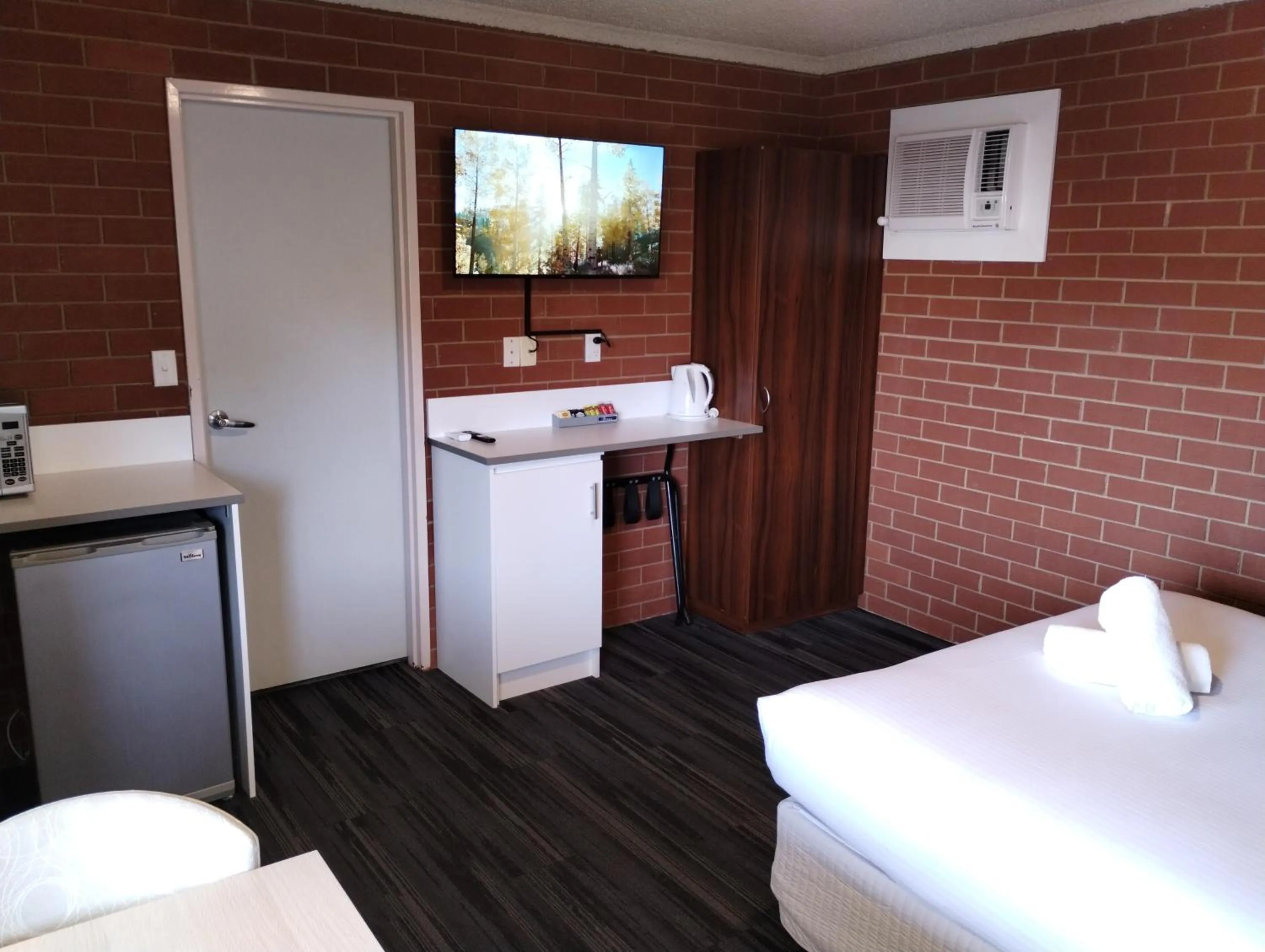 Bedroom, Bed in Junction Motel Wagga