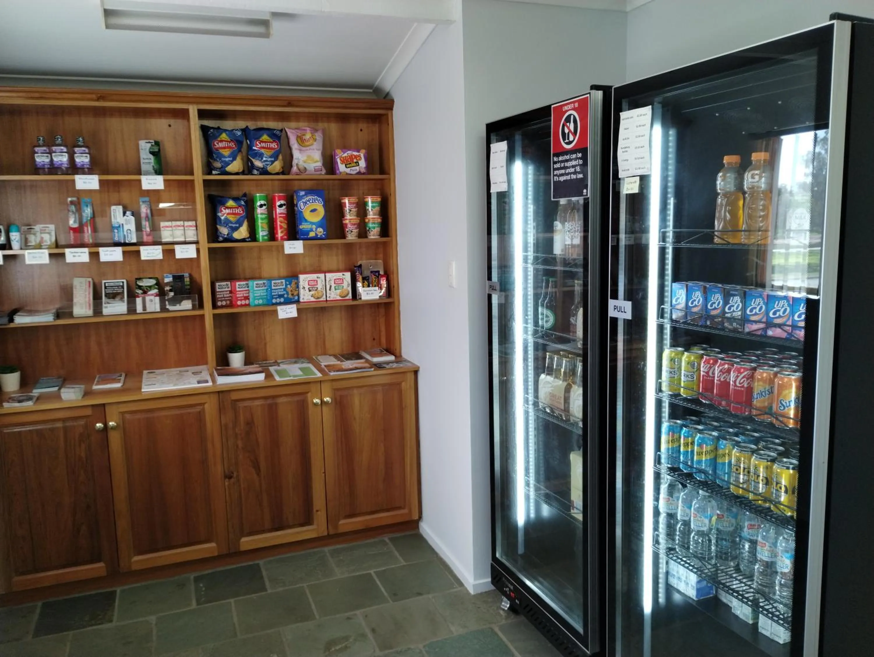 Food and drinks in Junction Motel Wagga