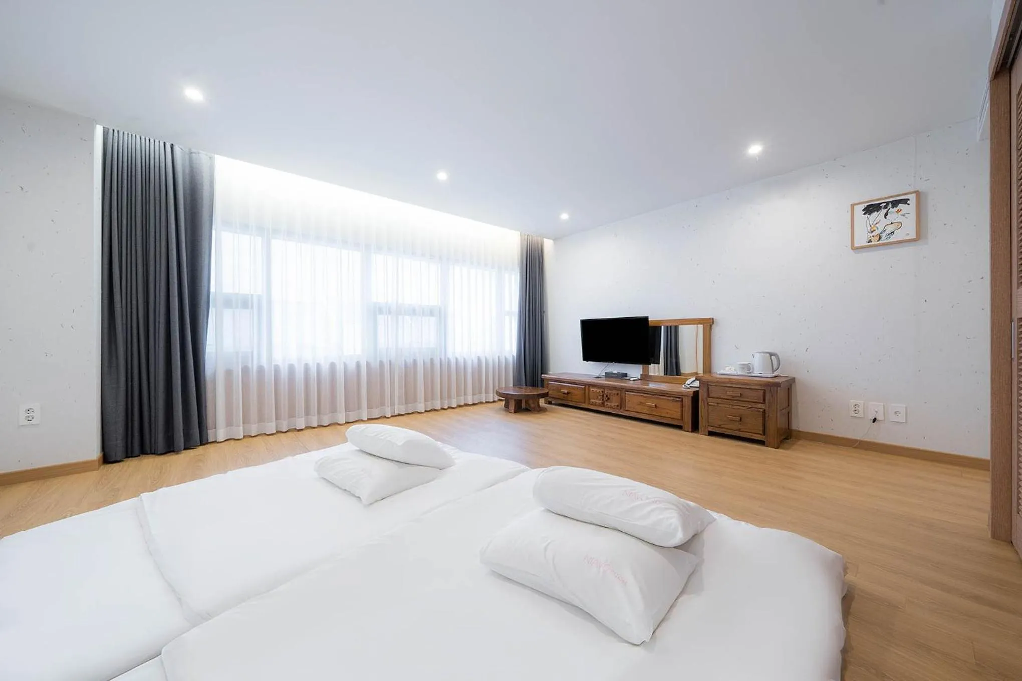 TV and multimedia, Bed in Davin Hotel