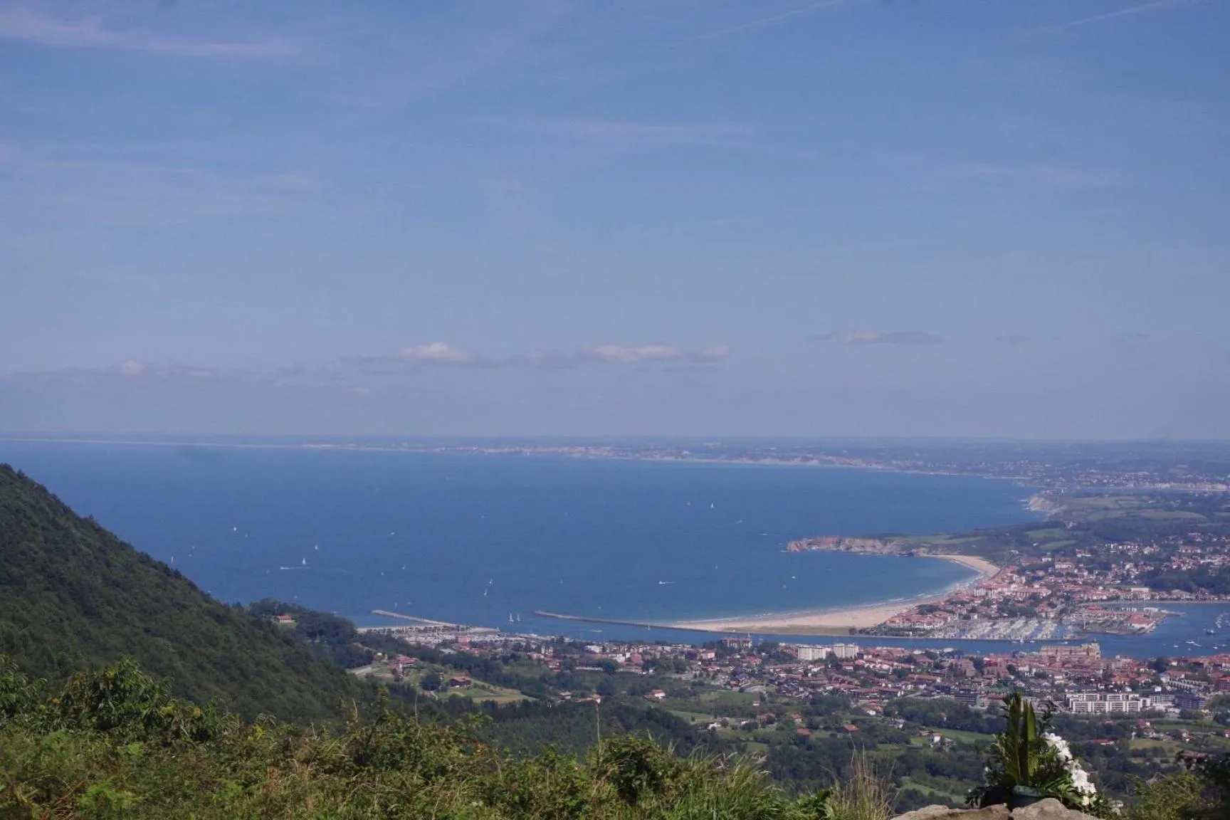 Natural landscape in Chambres d'hôtes "HOR DAGO" près de la gare d'Hendaye avec le petit-déjeuner