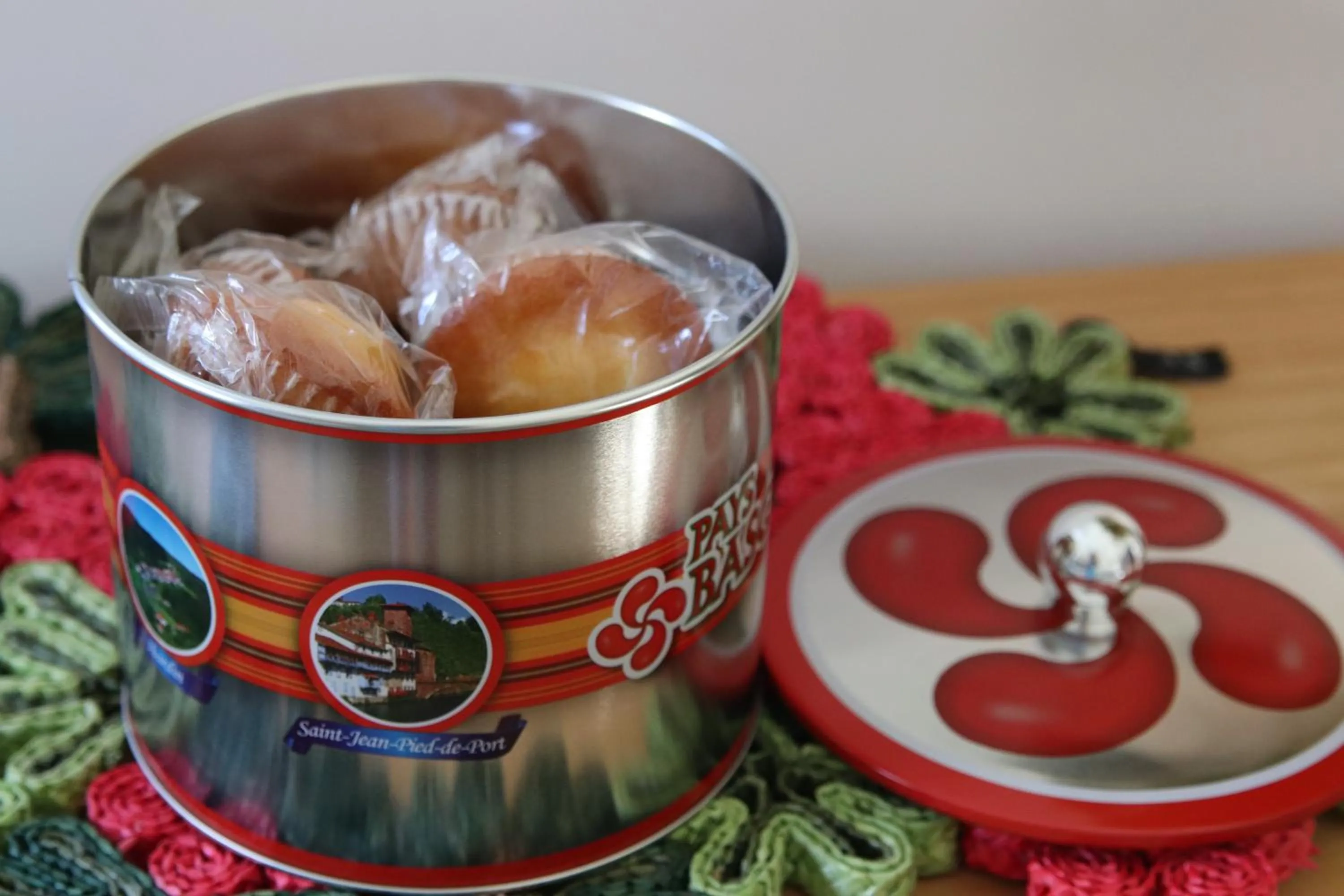 Food in Chambres d'hôtes "HOR DAGO" près de la gare d'Hendaye avec le petit-déjeuner