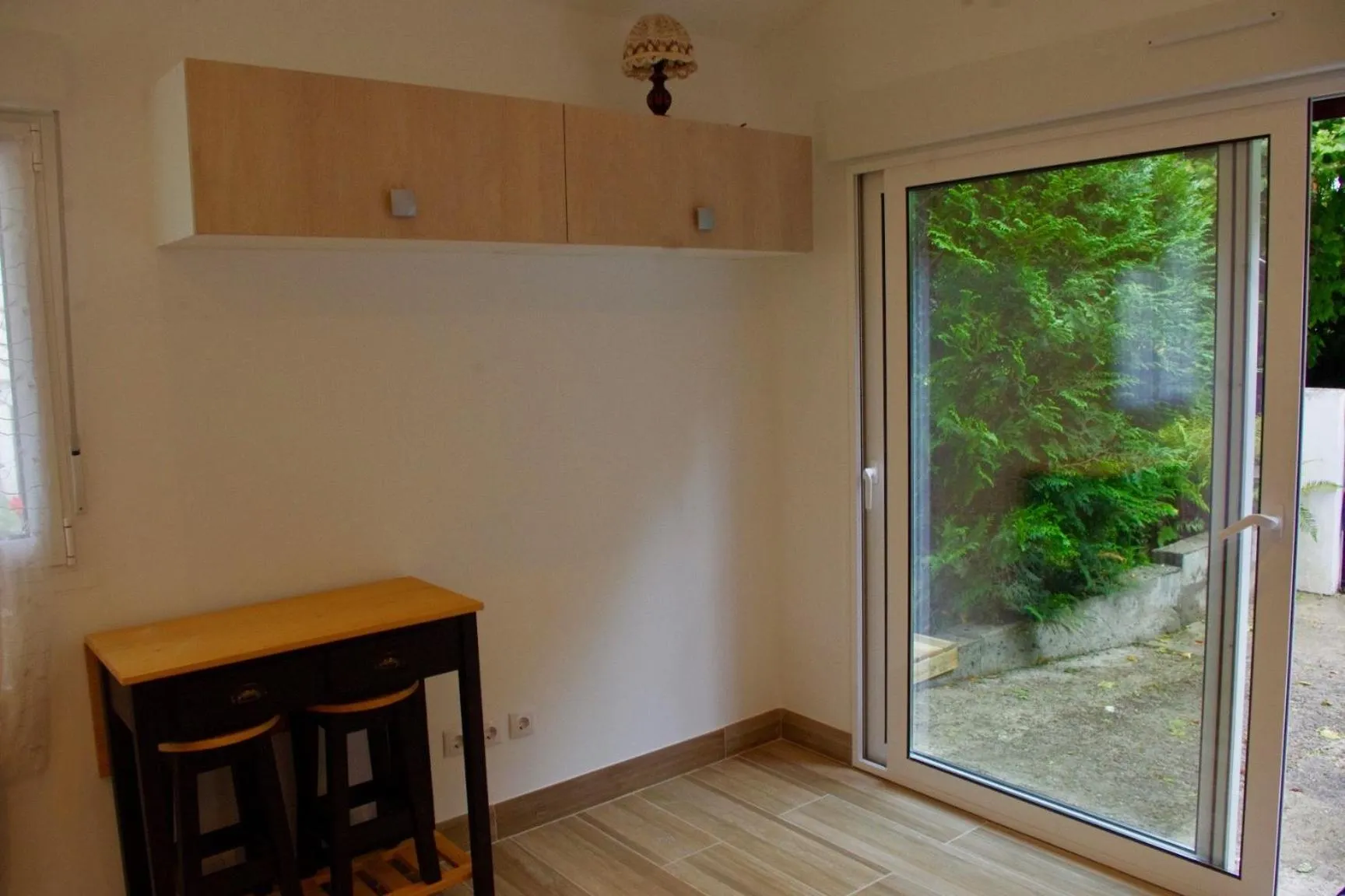 Living room in Chambres d'hôtes "HOR DAGO" près de la gare d'Hendaye avec le petit-déjeuner