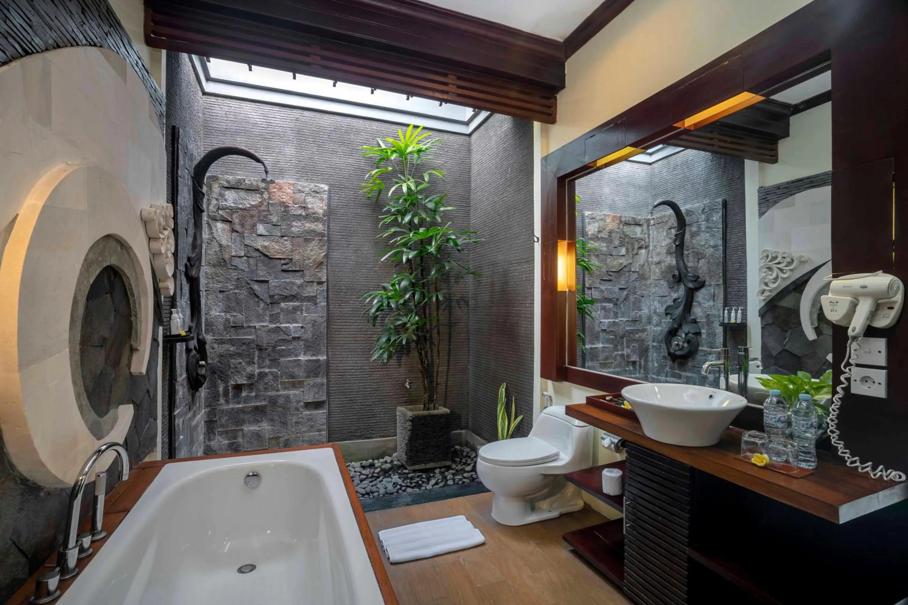 Hot Tub in The Bali Dream Villa & Resort Echo Beach Canggu