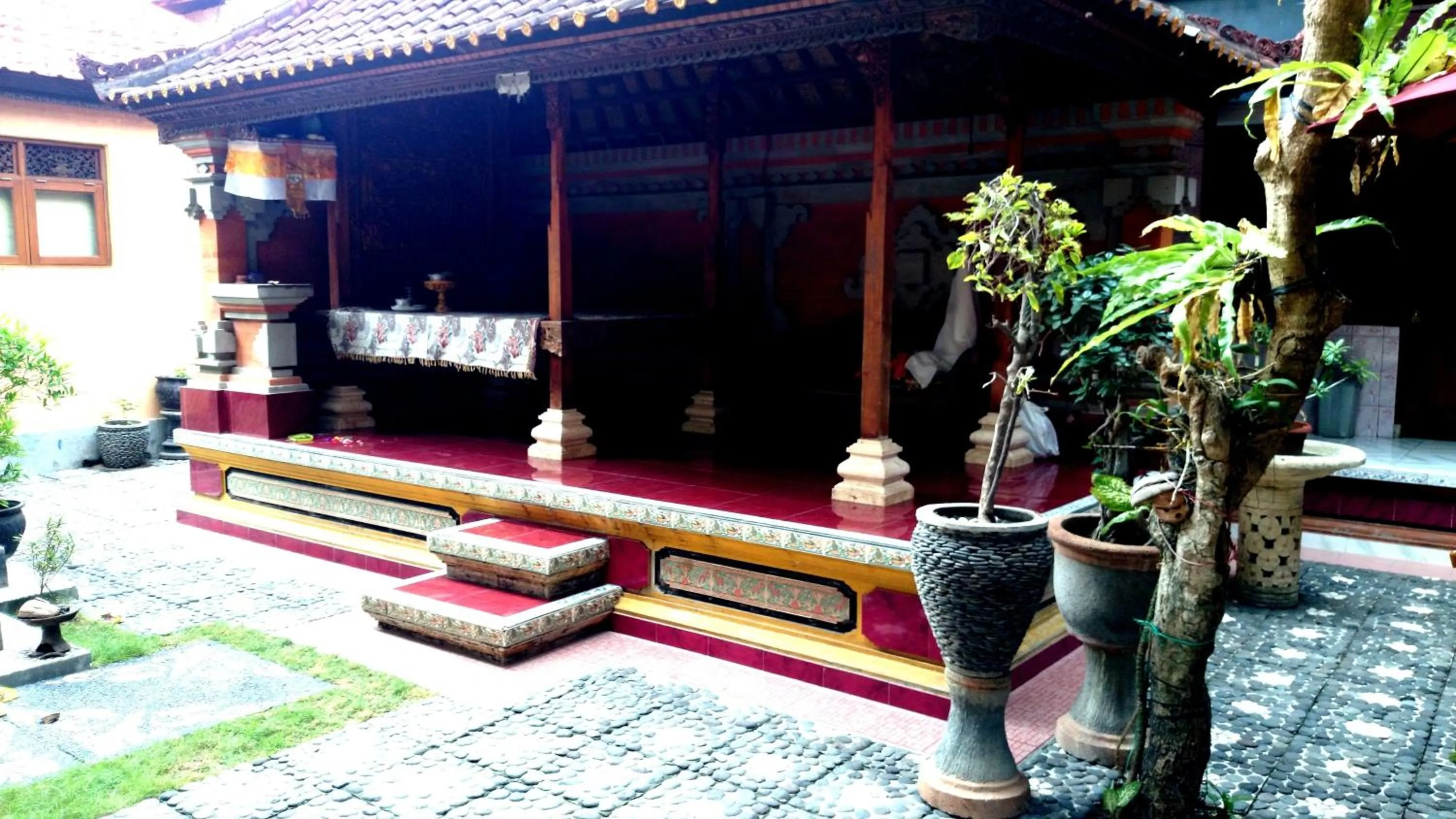 Garden view in Agus Beach Inn