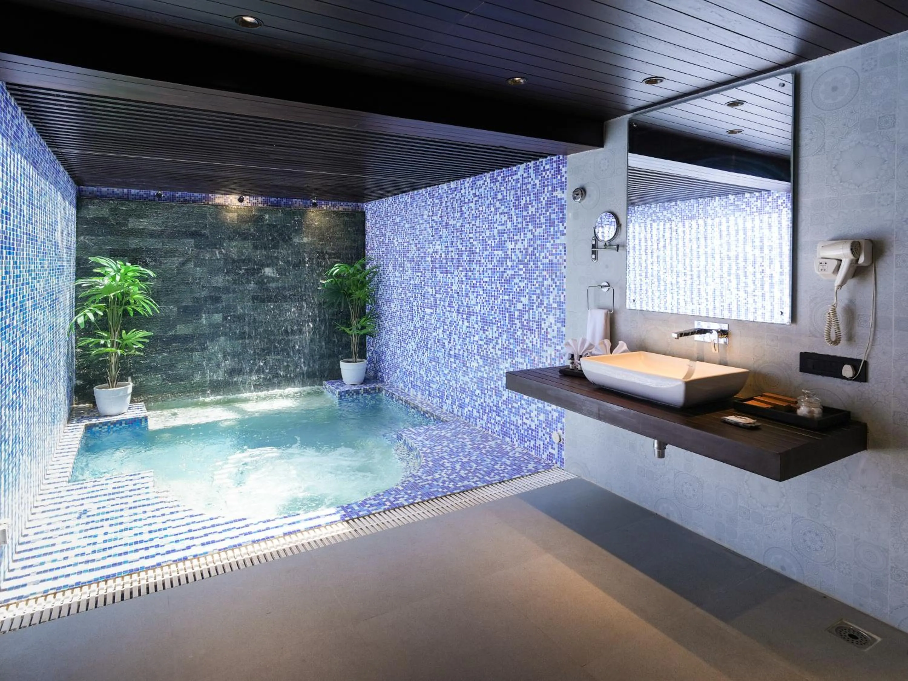 Bathroom in MGM Beach Resorts East Coast Road