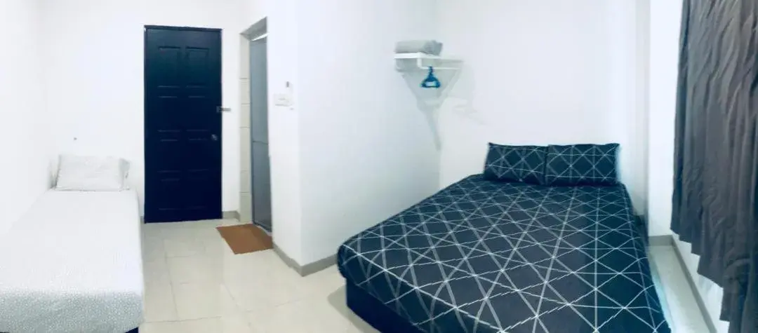 Triple Room with Private Bathroom in LunaStay (Shared Common Area) Triple Room with Private Bathroom in LunaStay (Shared Common Area)