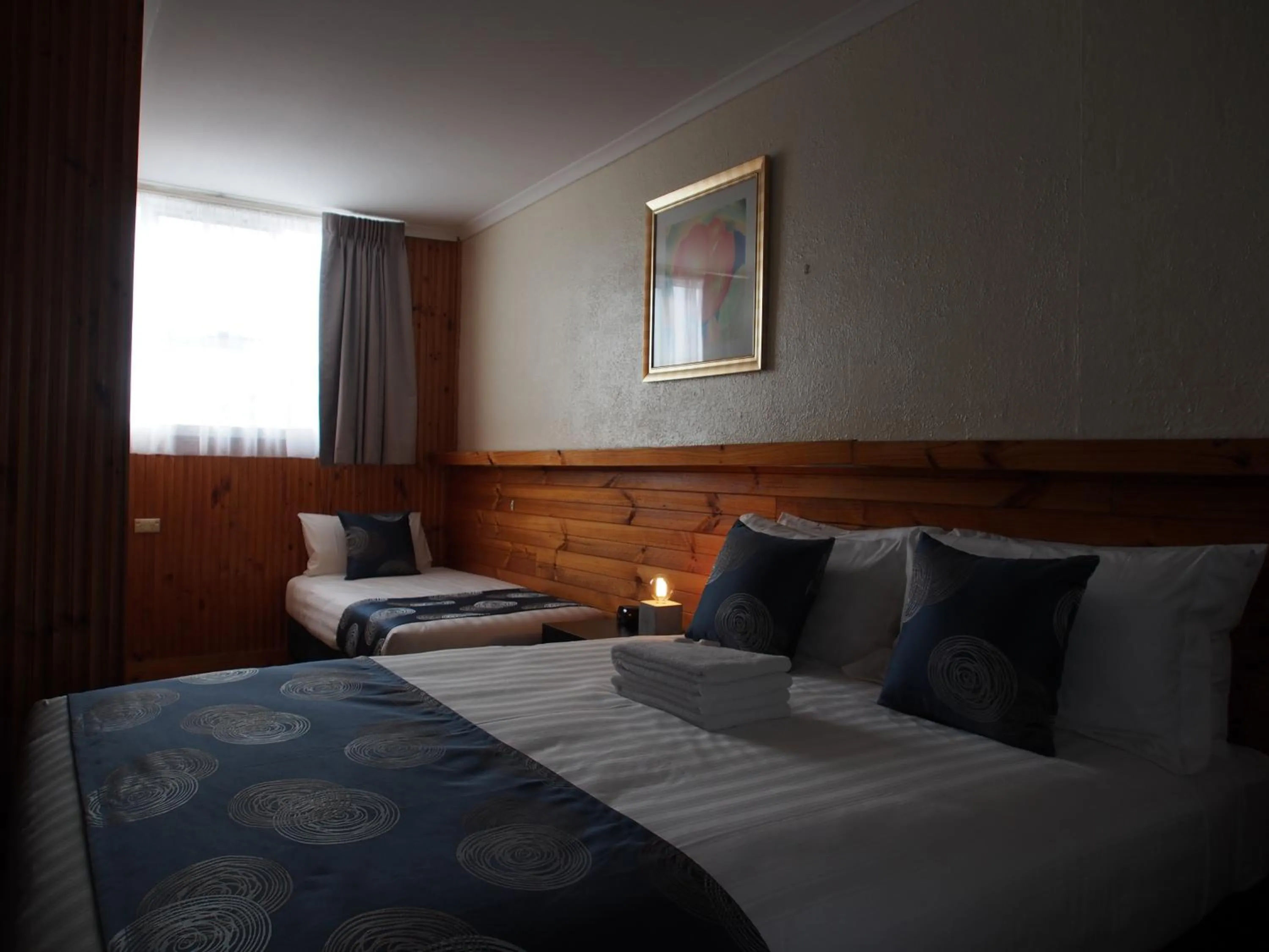 Photo of the whole room, Bed in Majestic Motel