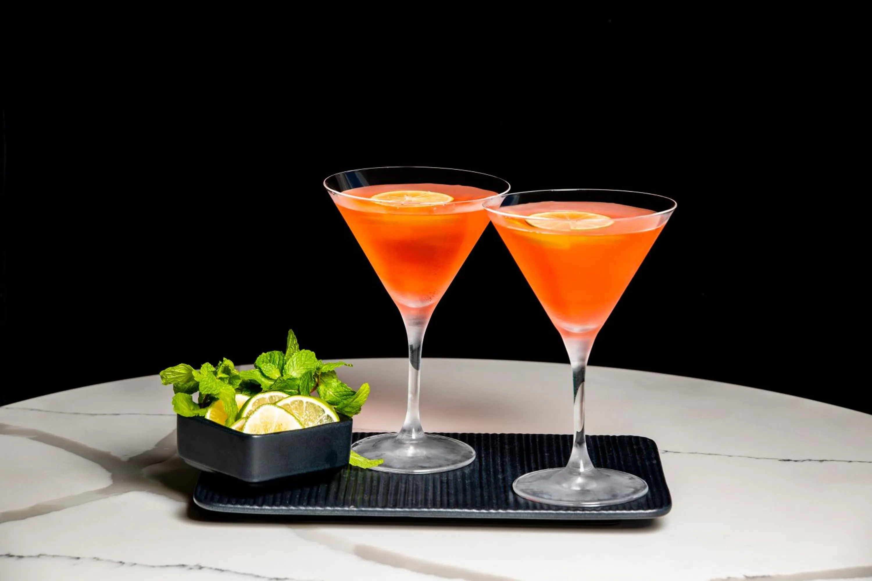 Lounge or bar in Crowne Plaza Resort Saipan