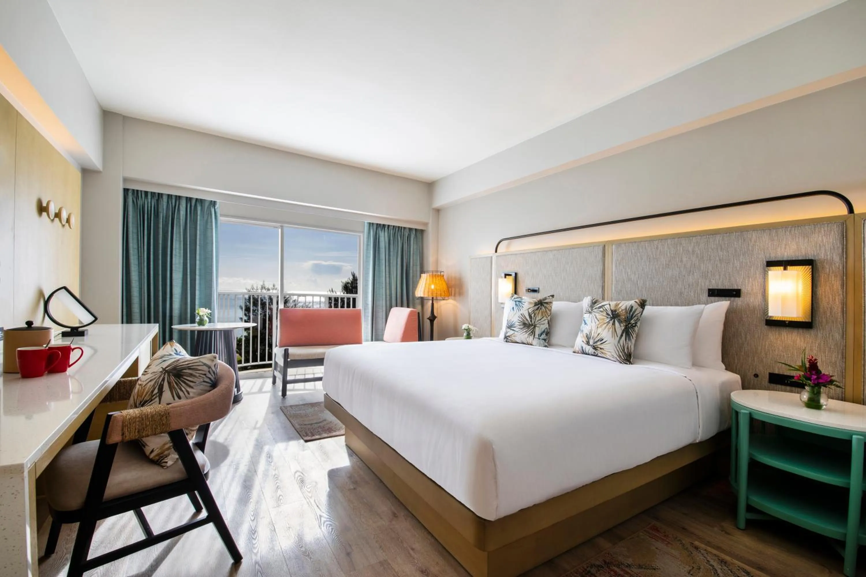 Photo of the whole room, Bed in Crowne Plaza Resort Saipan