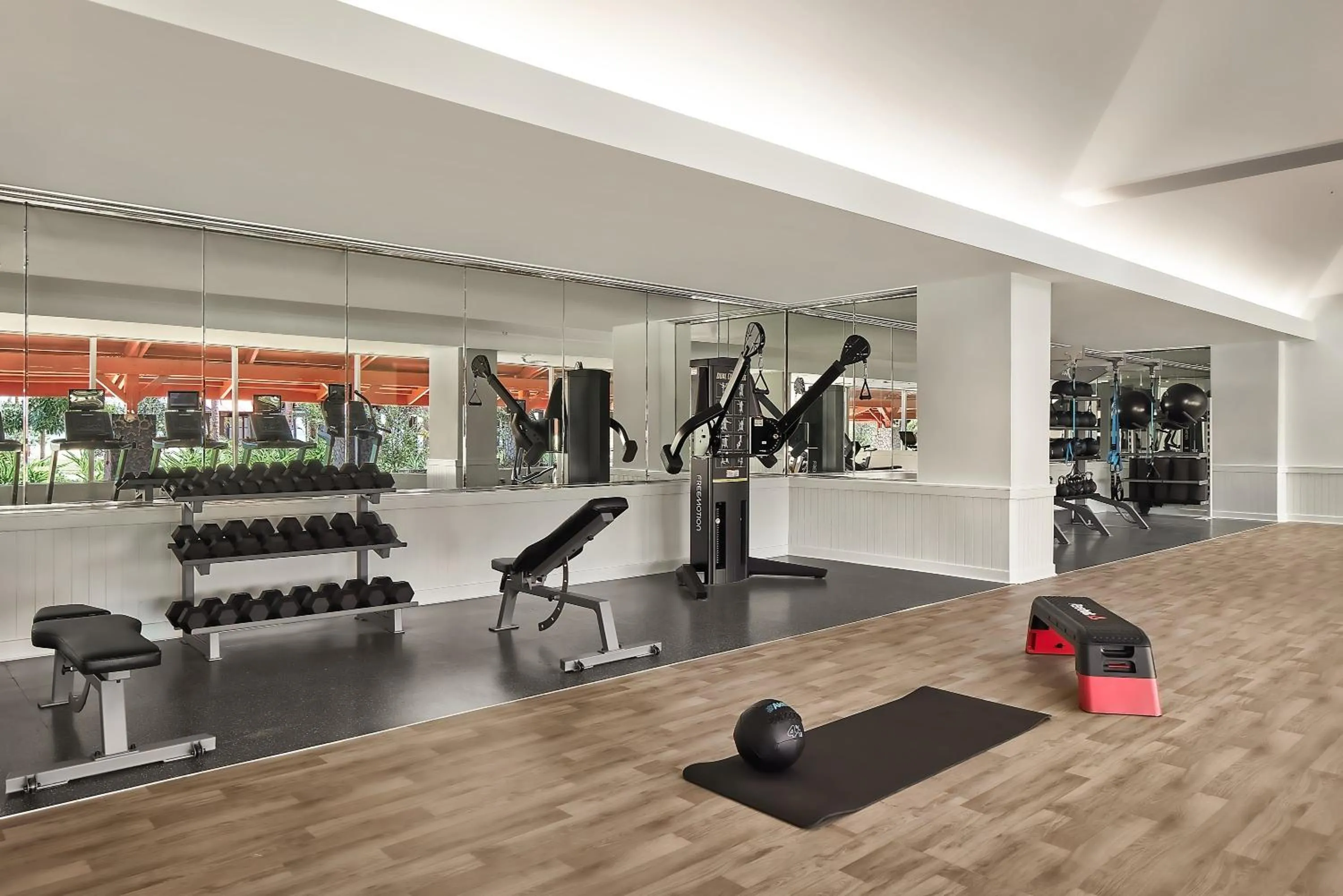 Fitness centre/facilities in Crowne Plaza Resort Saipan