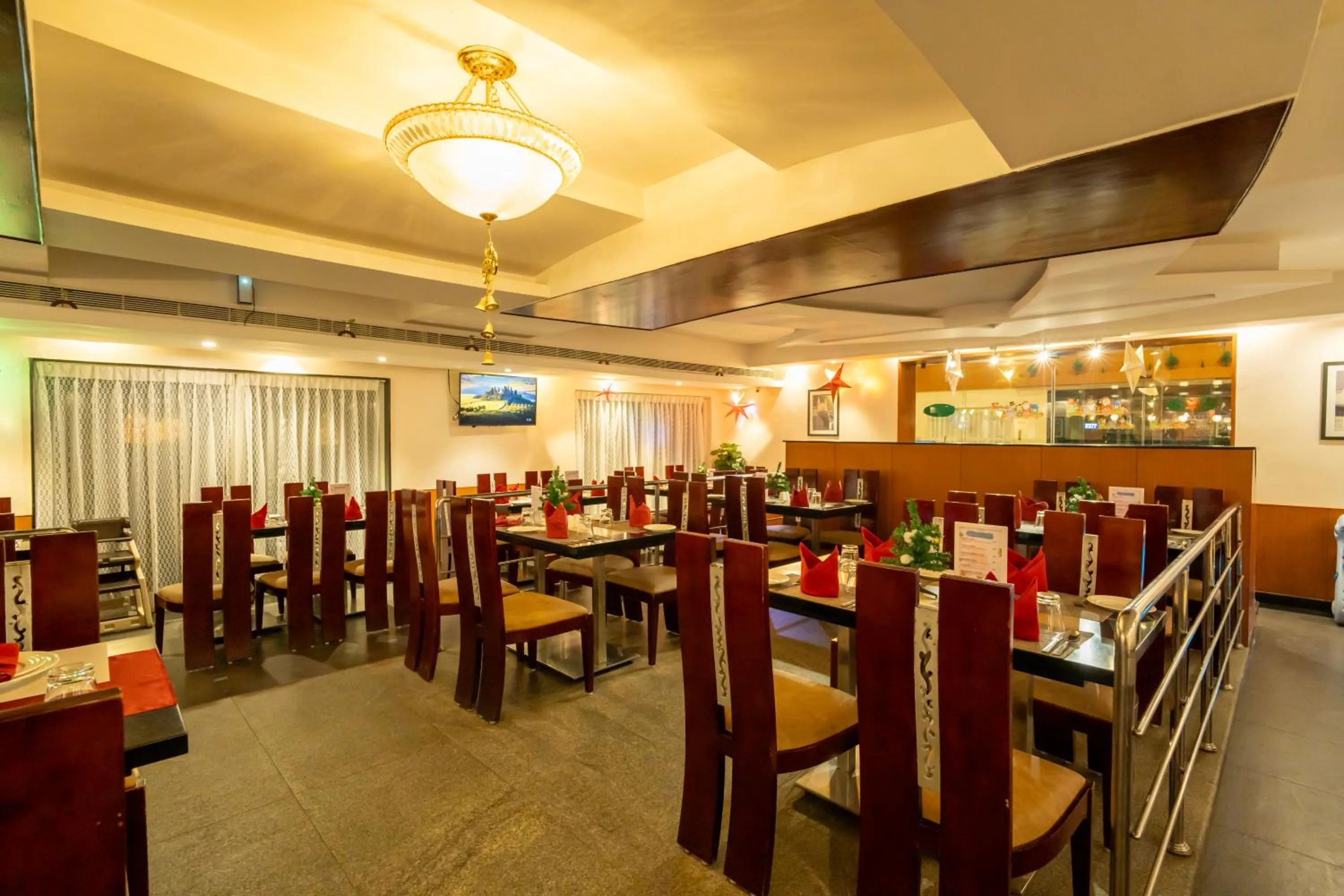 Restaurant/places to eat in MGM Vailankanni