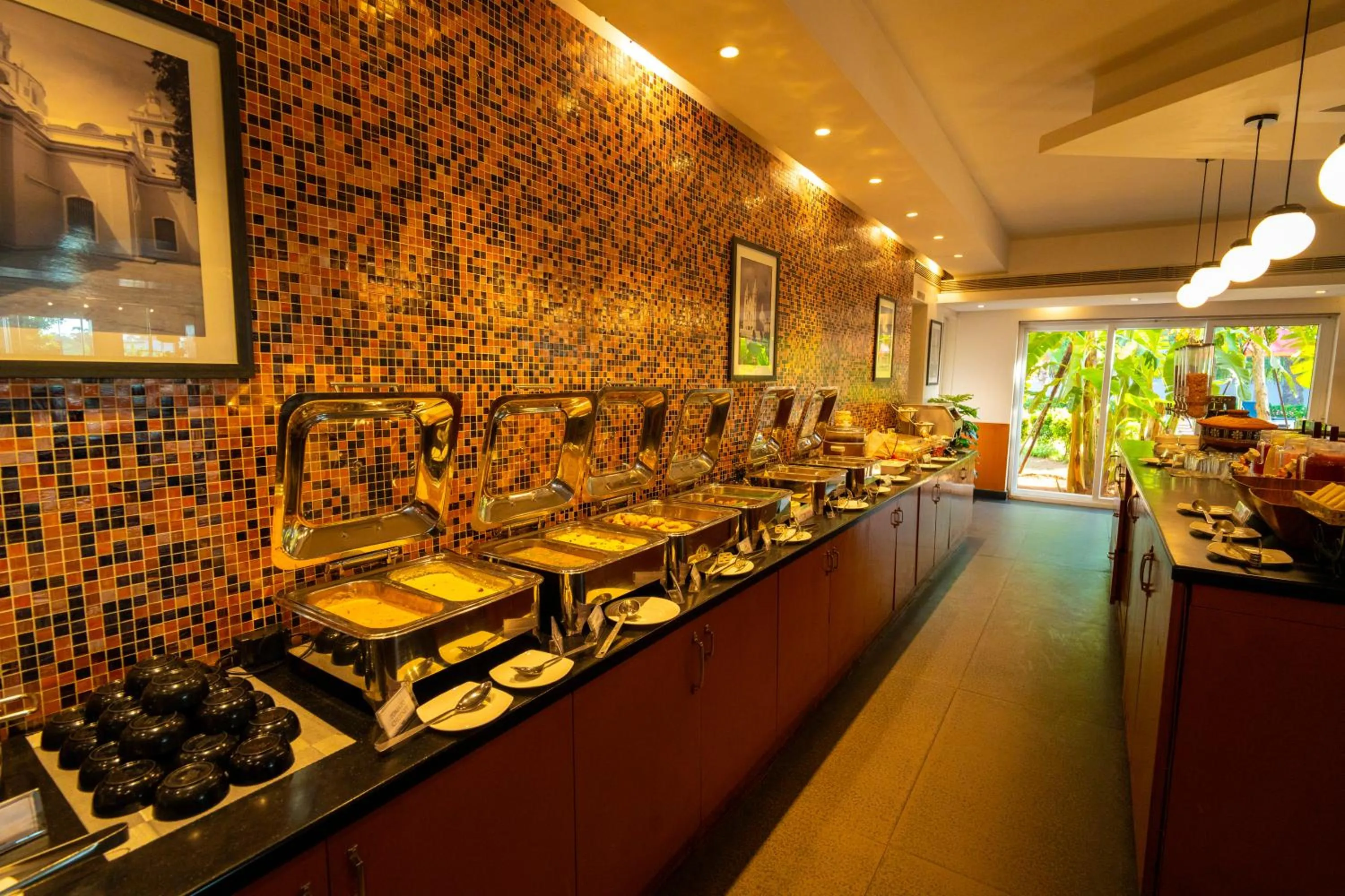 Restaurant/places to eat in MGM Vailankanni