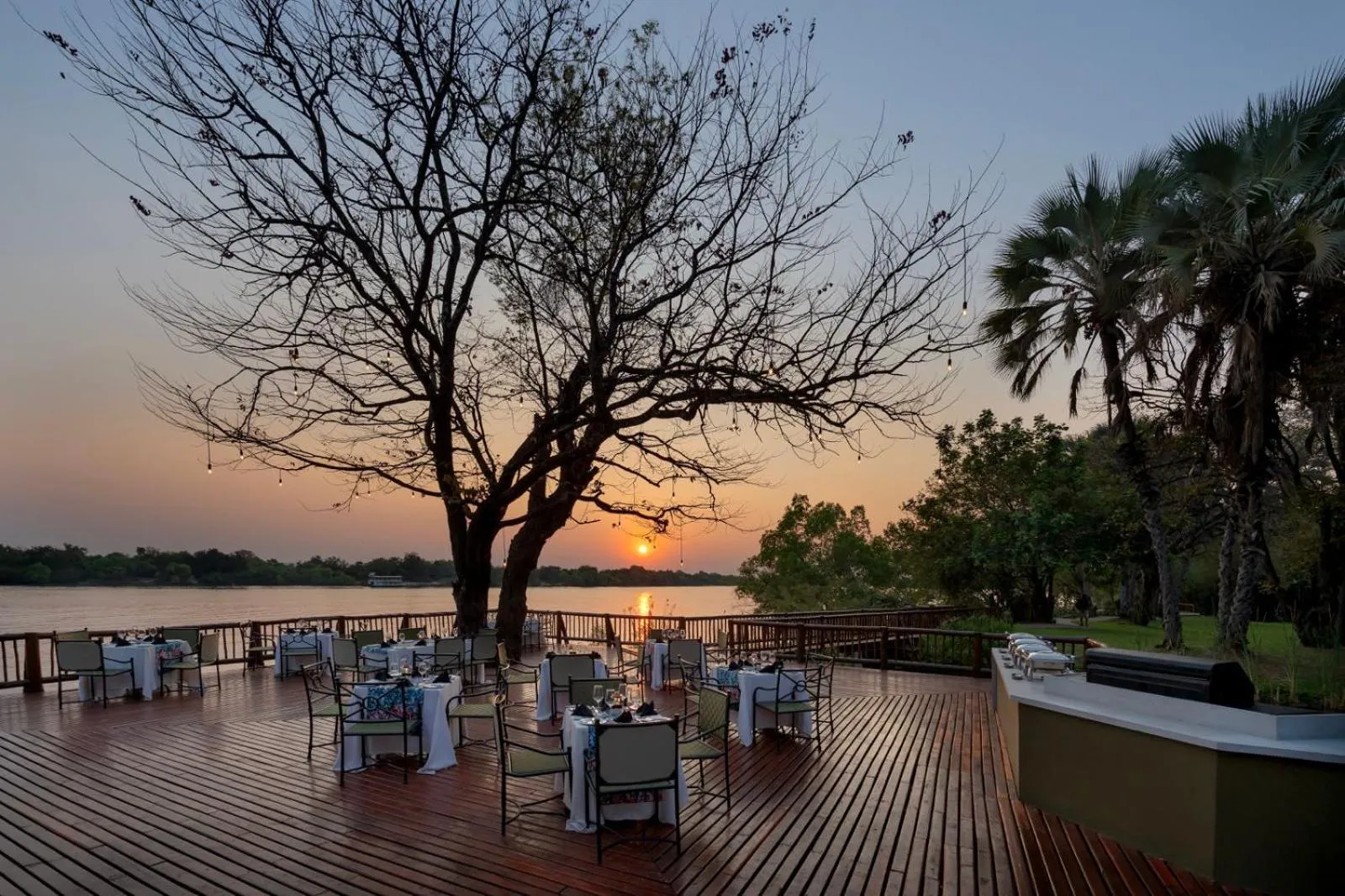 Restaurant/places to eat in The David Livingstone Safari Lodge & Spa