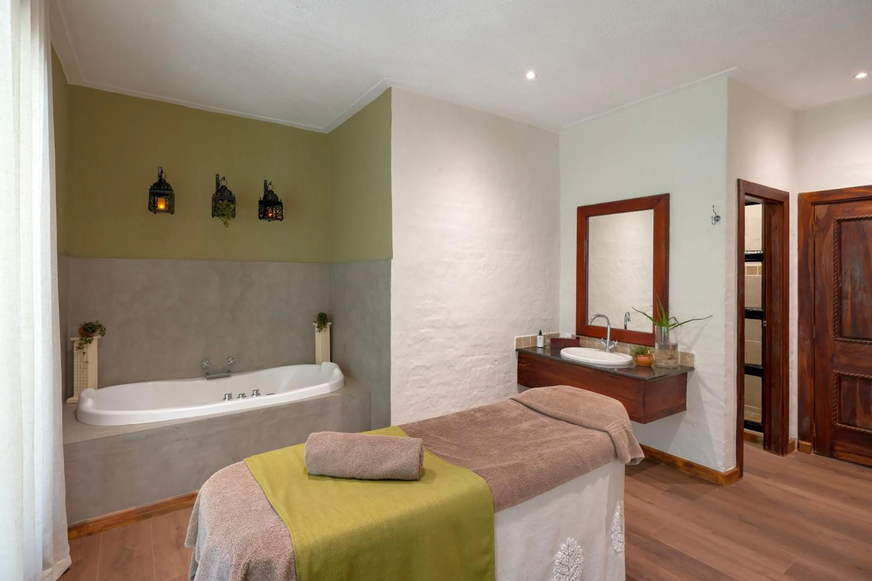 Spa and wellness centre/facilities, Bed in The David Livingstone Safari Lodge & Spa