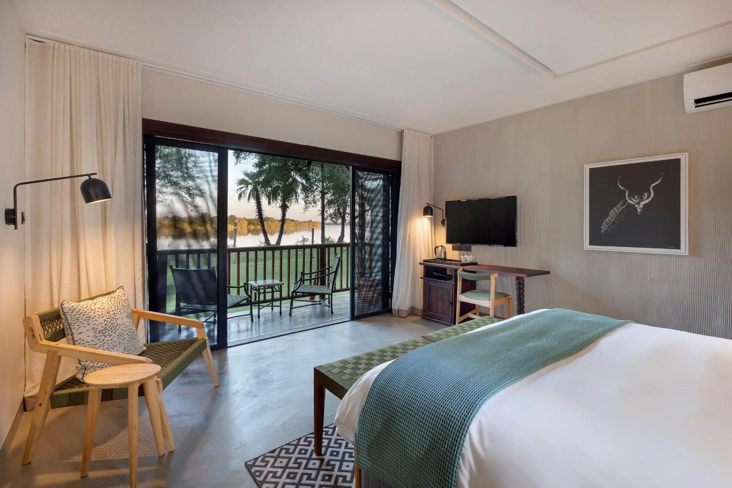 TV and multimedia, Bed in The David Livingstone Safari Lodge & Spa