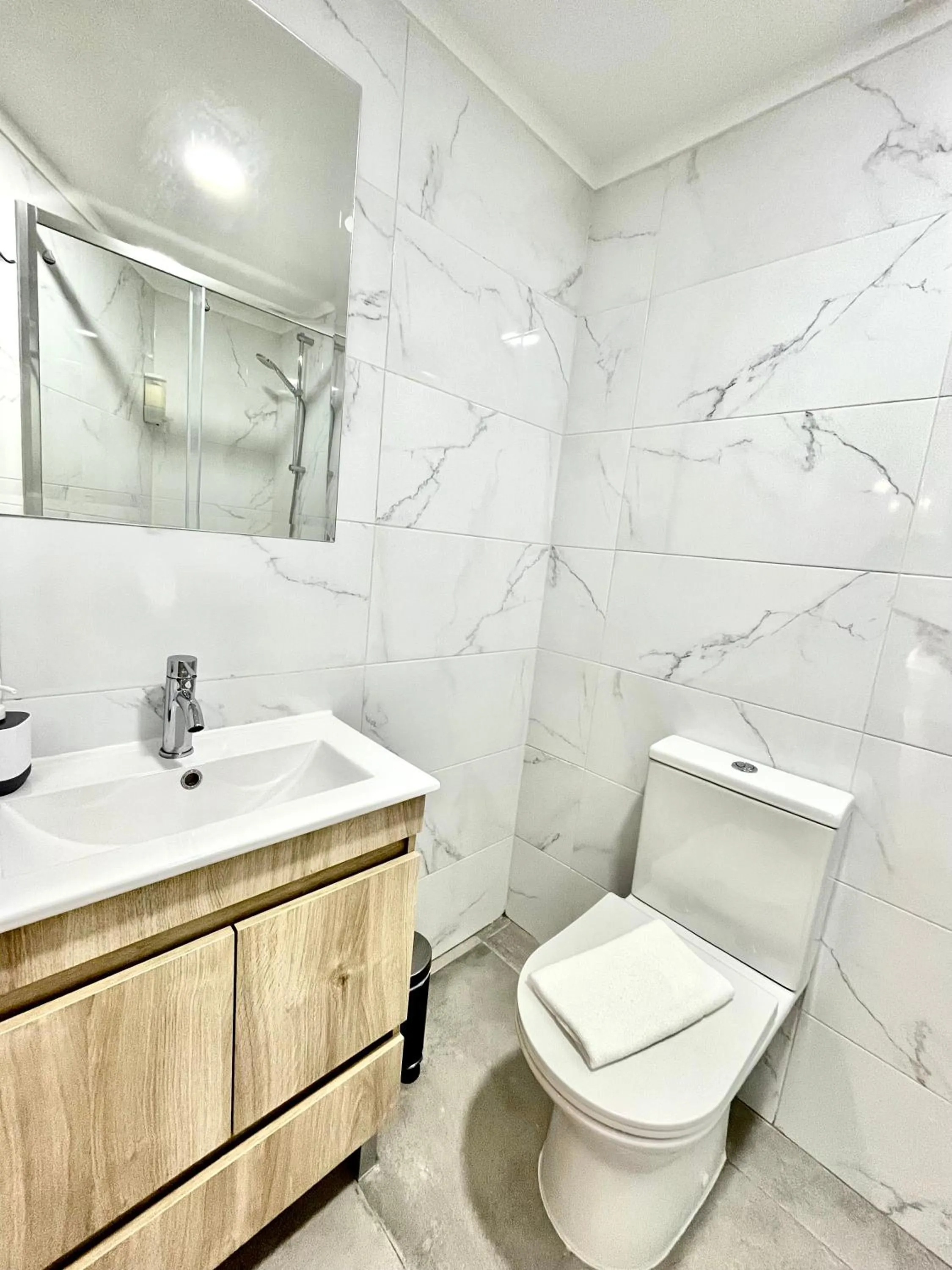 Bathroom in Apartments Center Santos