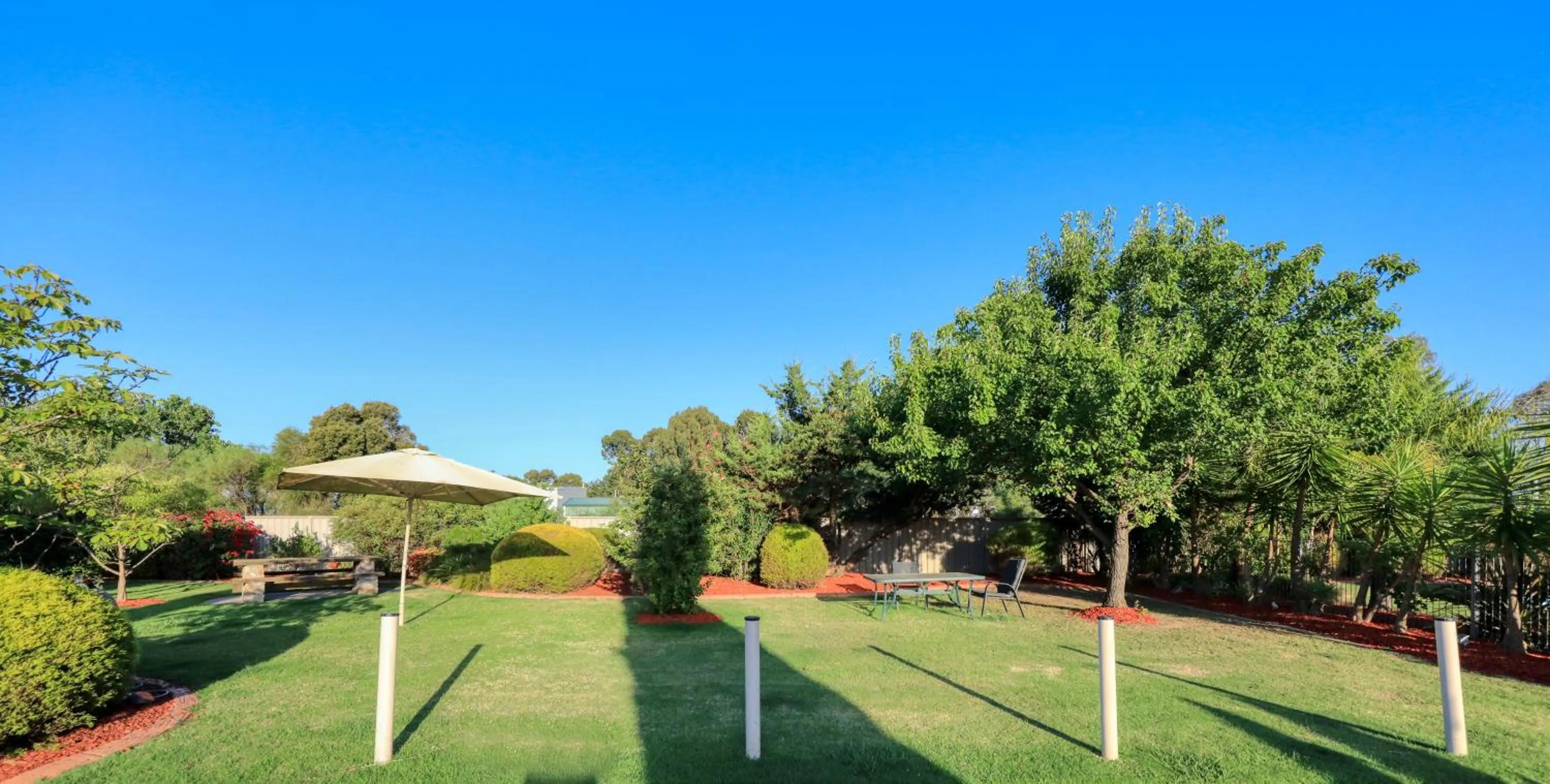 Garden in Glider City Motel Benalla