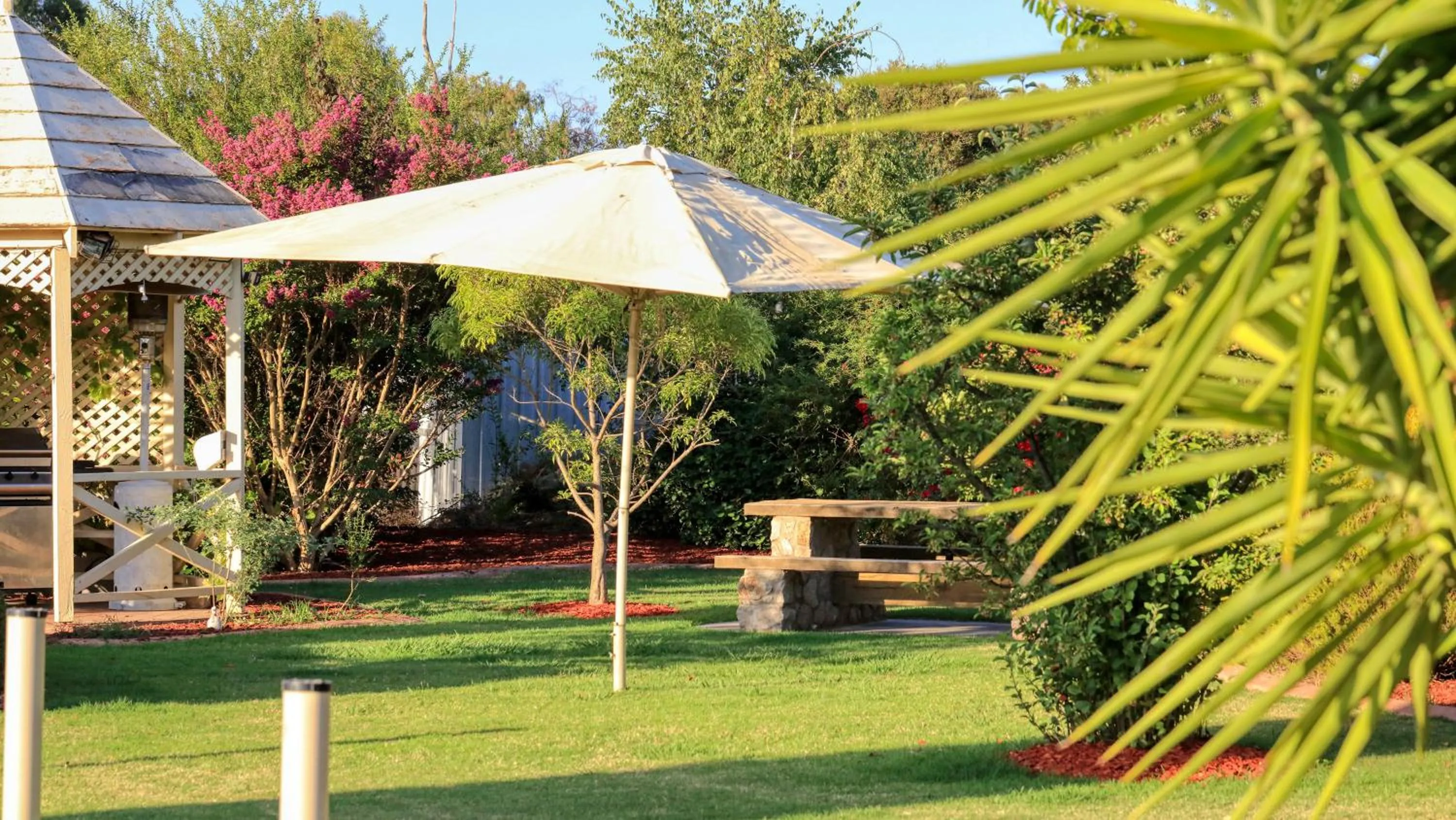 Day in Glider City Motel Benalla