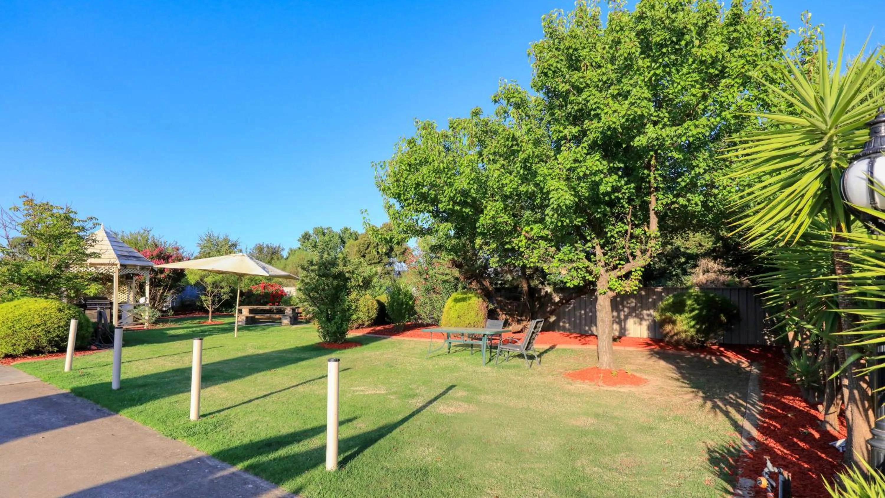 BBQ facilities in Glider City Motel Benalla