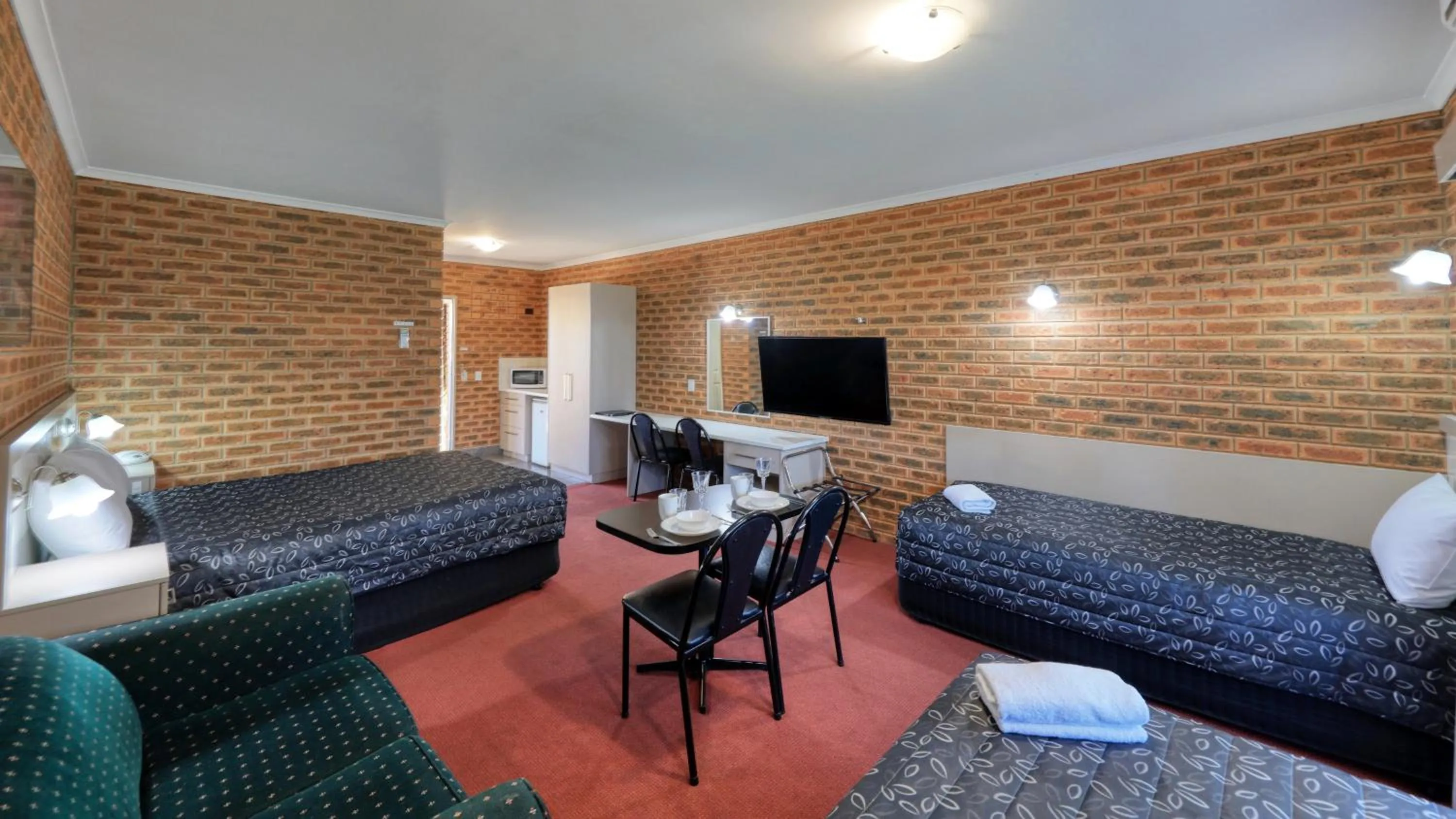 TV and multimedia in Glider City Motel Benalla