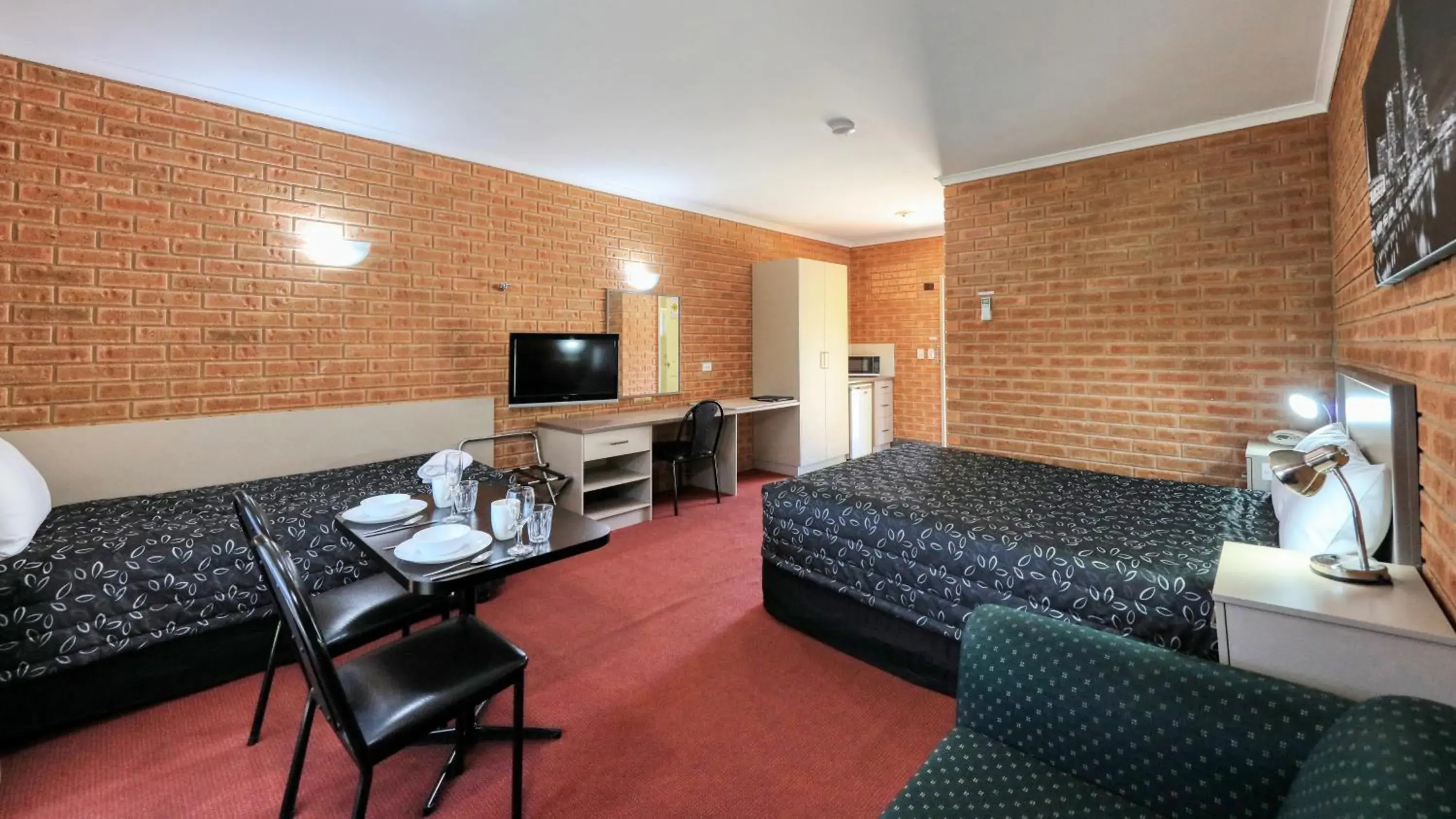Deluxe Queen Suite - single occupancy in Glider City Motel Benalla Deluxe Queen Suite - single occupancy in Glider City Motel Benalla