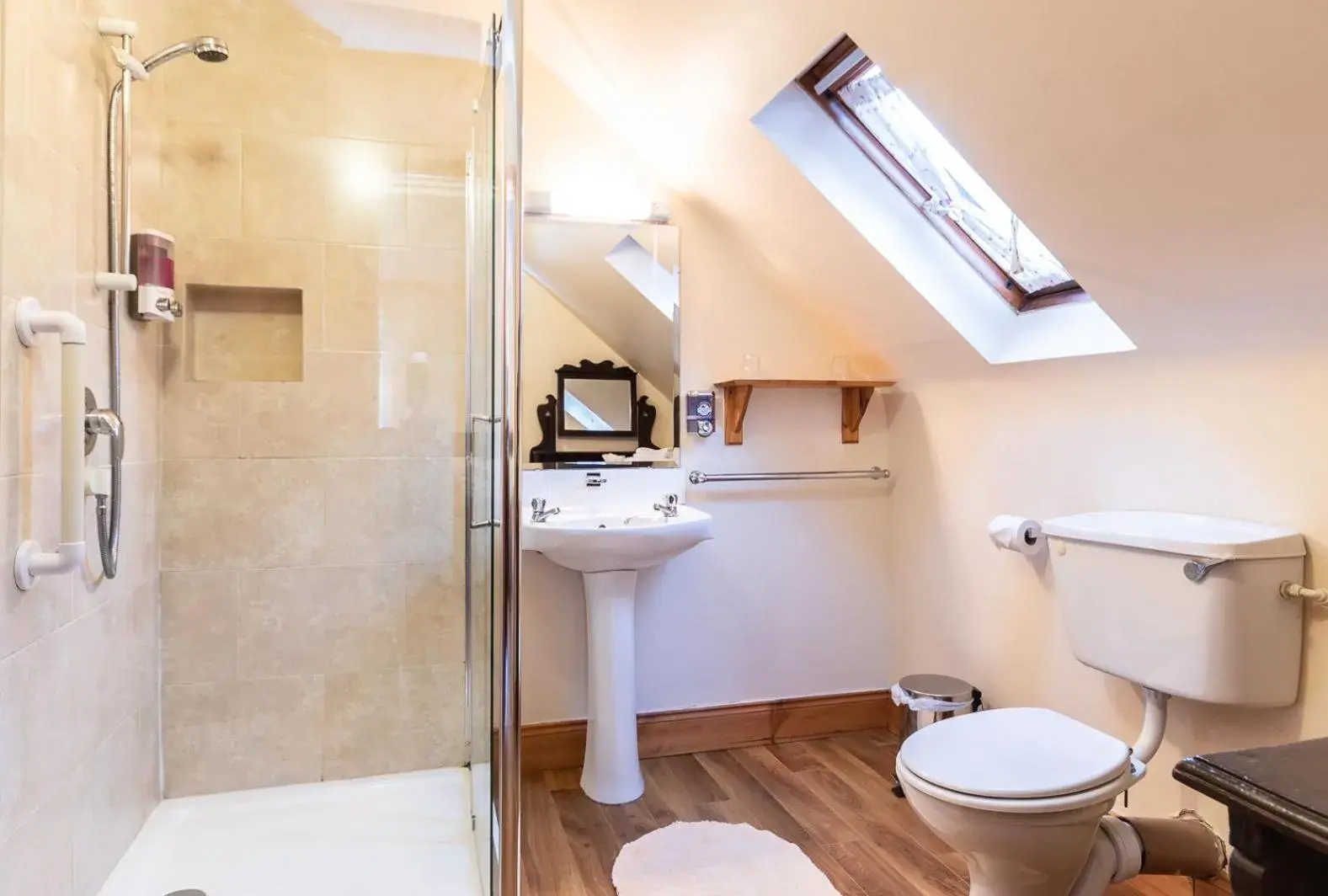 Quadruple Room with Garden View in An Bruachan B&B Quadruple Room with Garden View in An Bruachan B&B