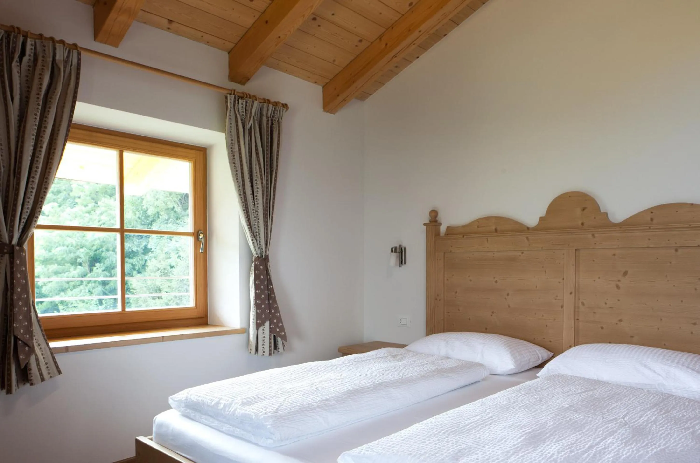 Bedroom, Bed in Coronata Haus