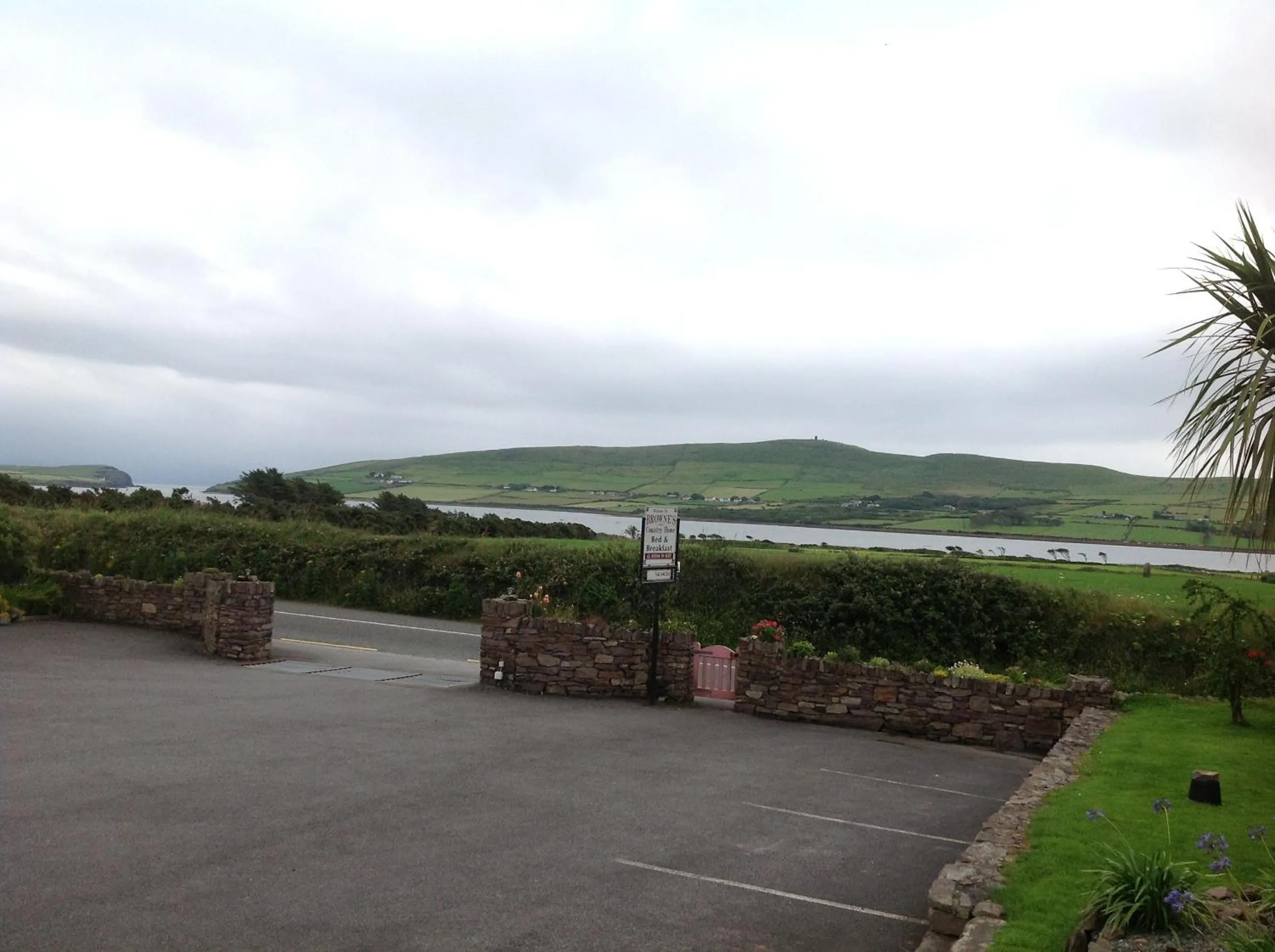 Area and facilities in Brownes