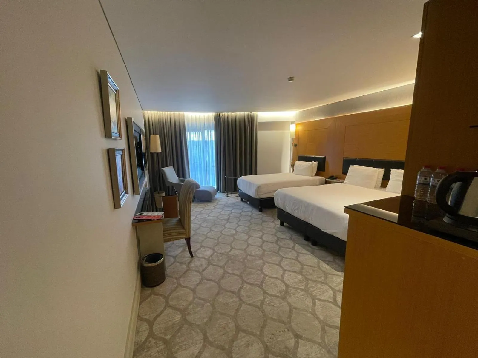 Photo of the whole room, Bed in Istanbul Gonen Hotel