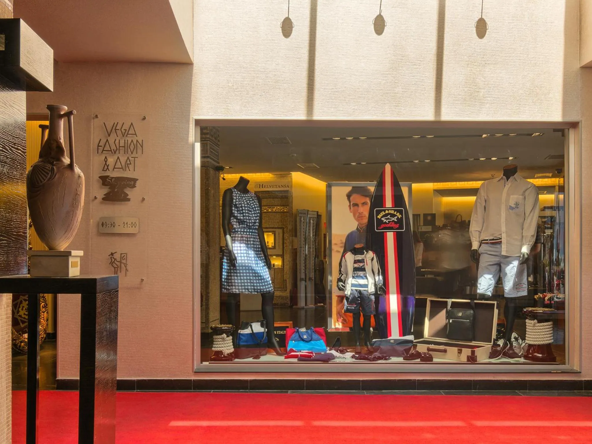 On-site shops in Vega Hotel