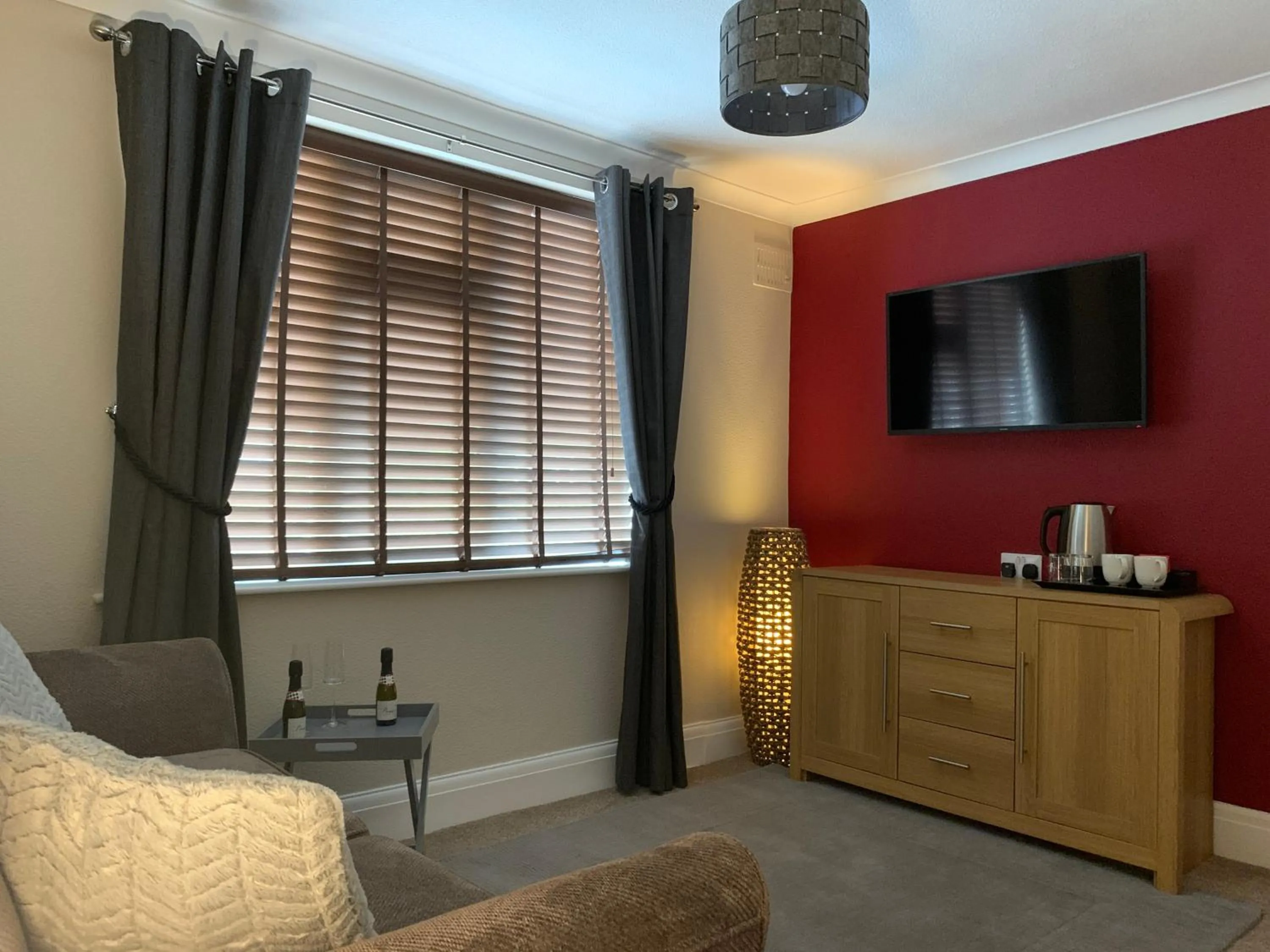 Bedroom in The Headlands Hotel