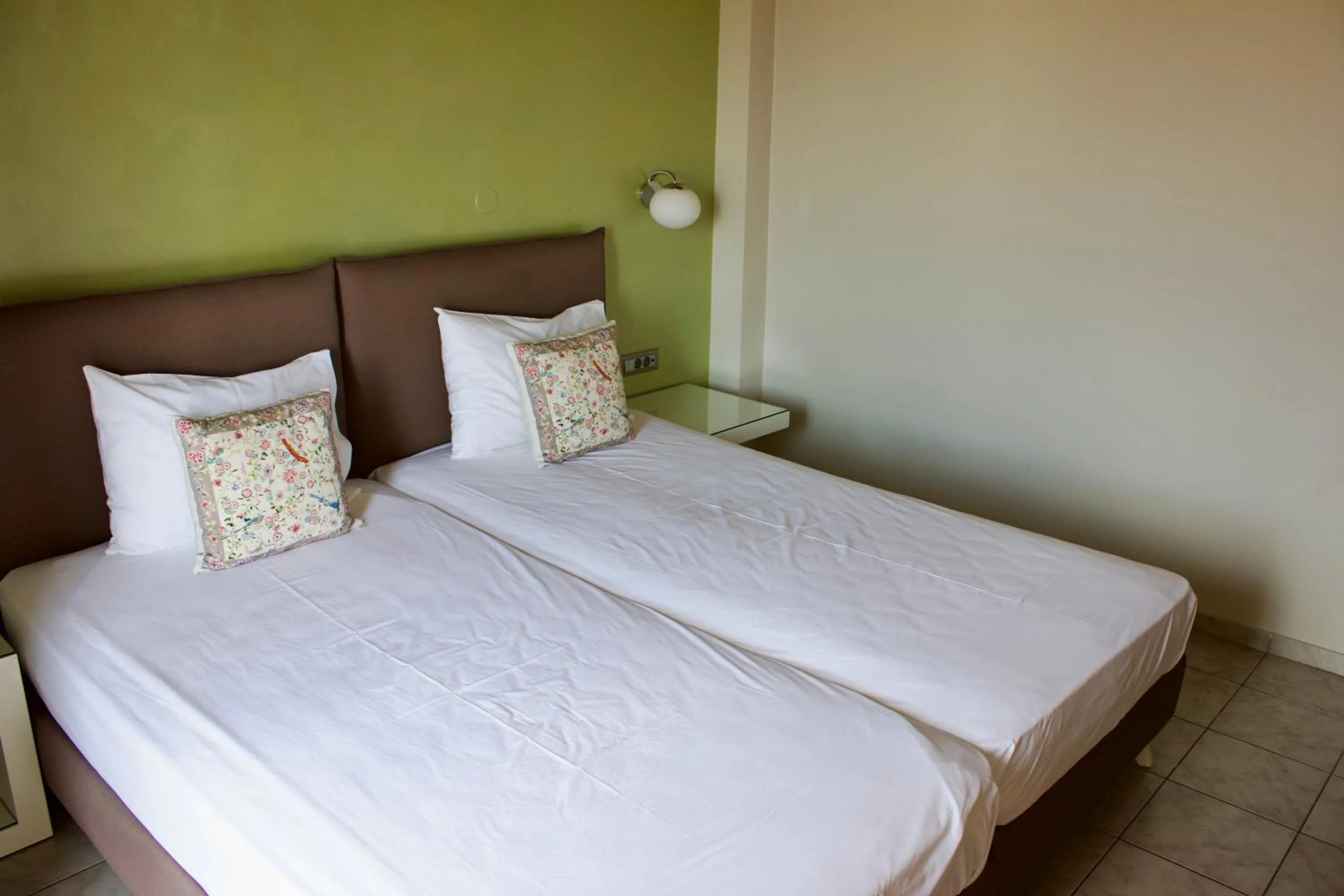 Bed in Notos Luxury Studios