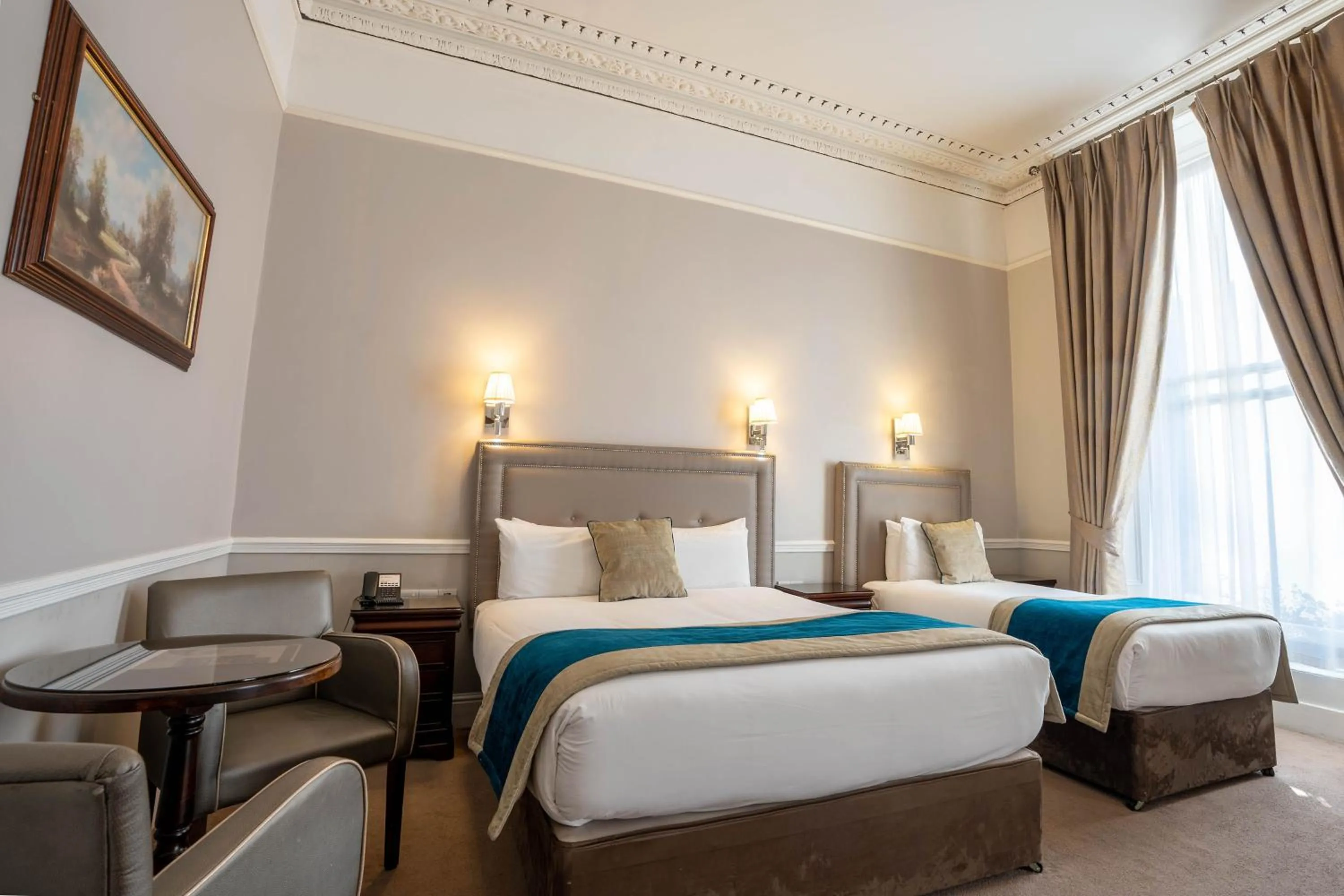 Bed in Harcourt Hotel