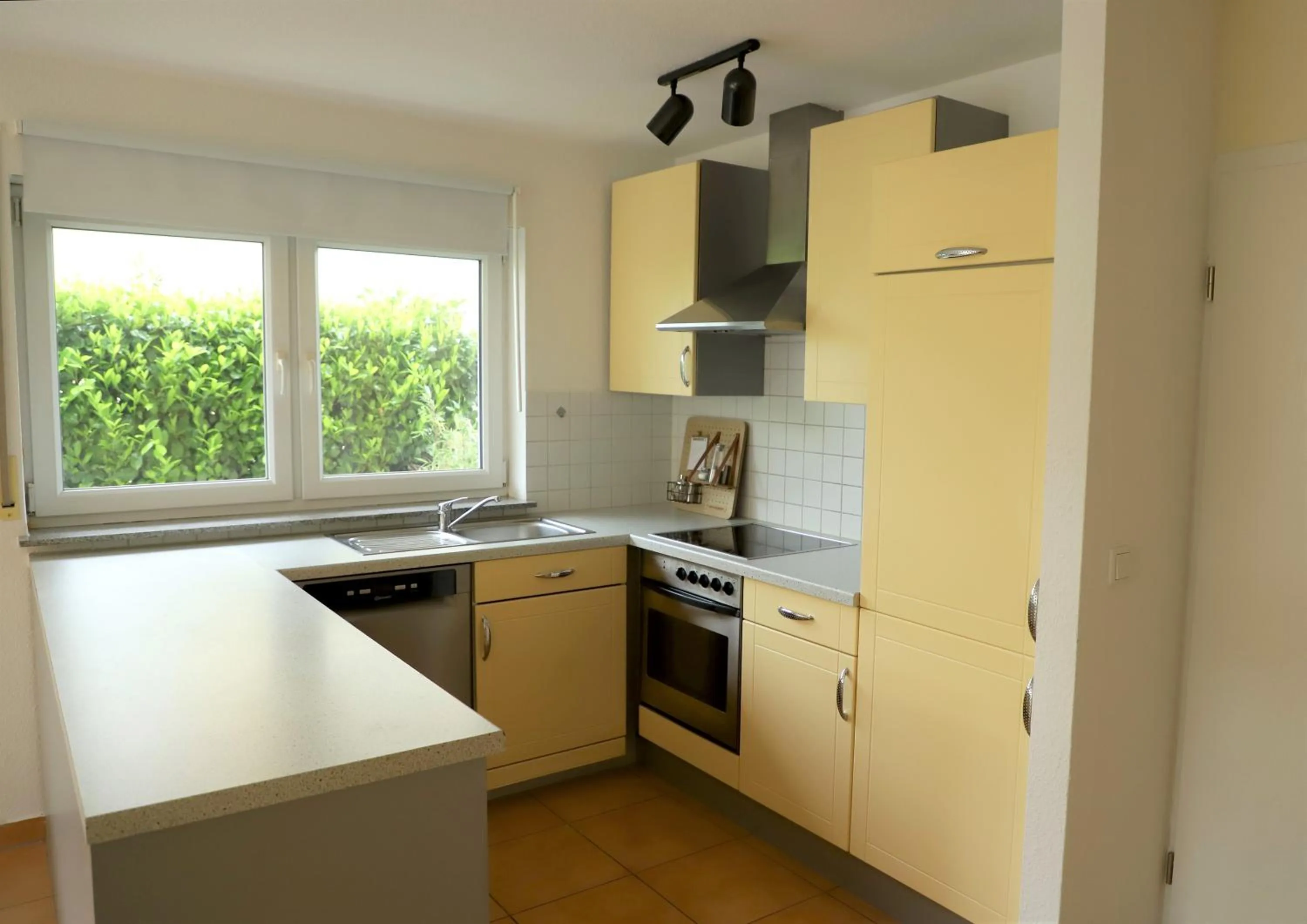 Kitchen or kitchenette in Art & Nature Apartments in der Nähe FFM-Messe