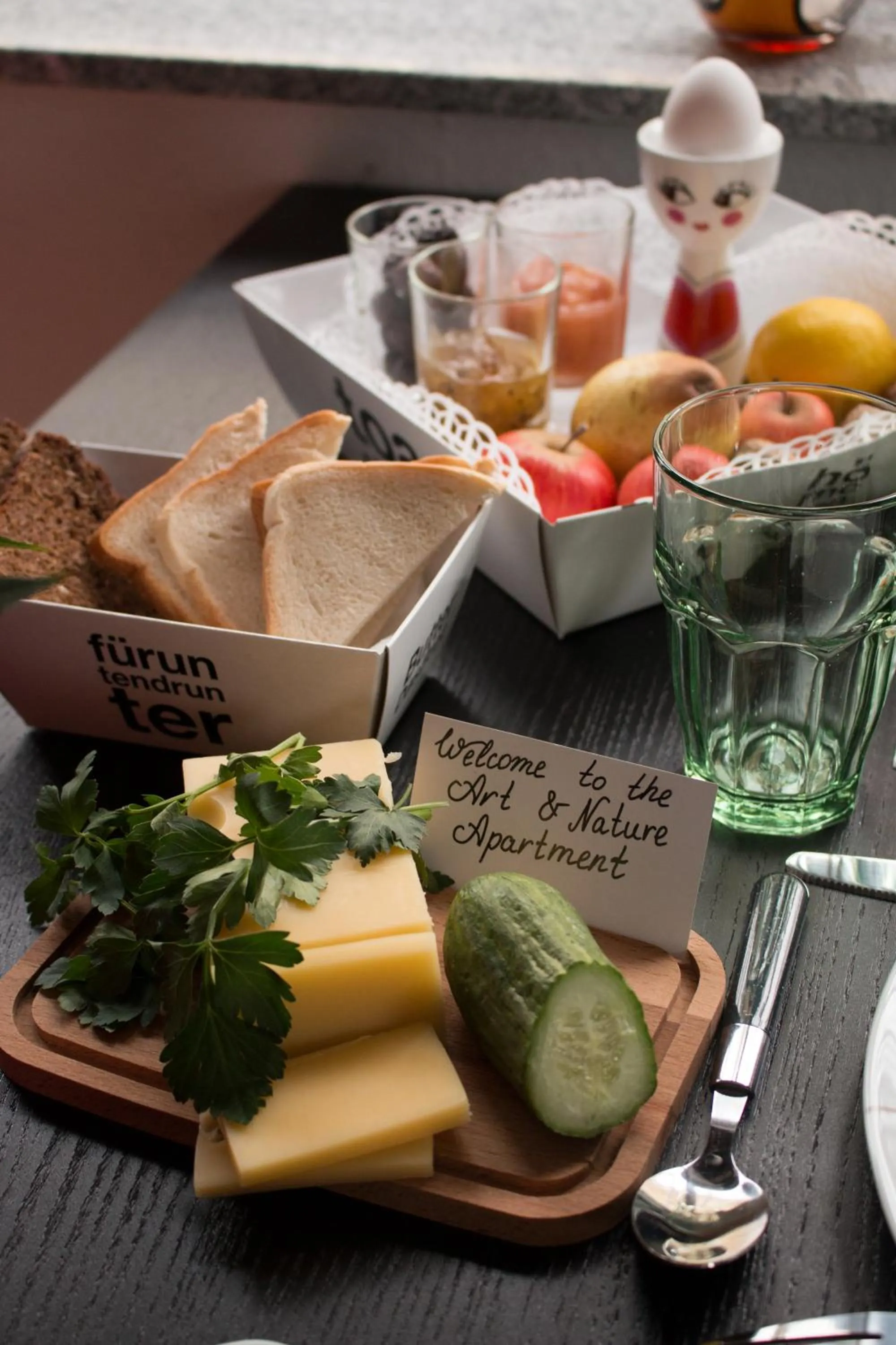 Breakfast in Art & Nature Apartments in der Nähe FFM-Messe