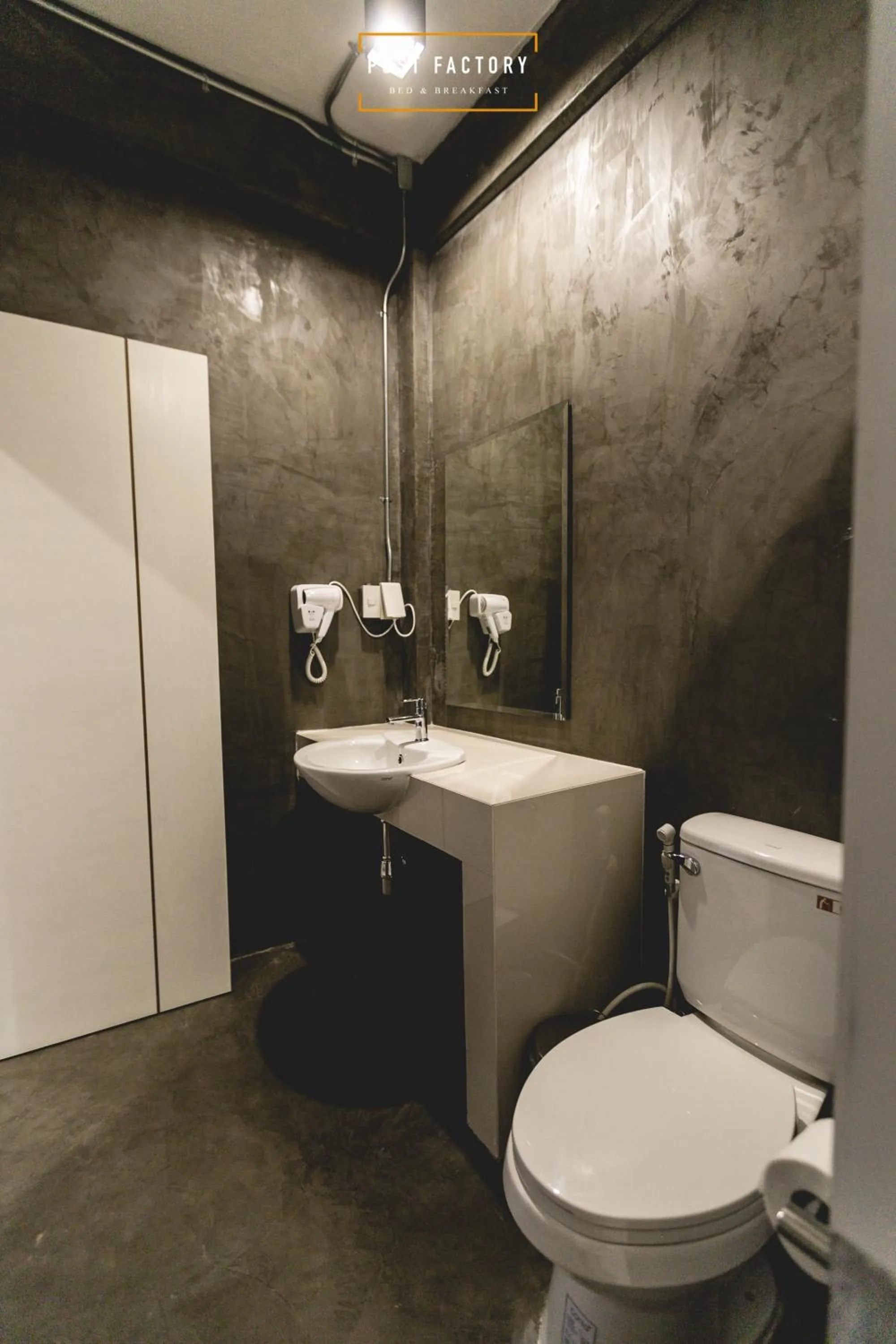 Bathroom in Post Factory Bed & Breakfast