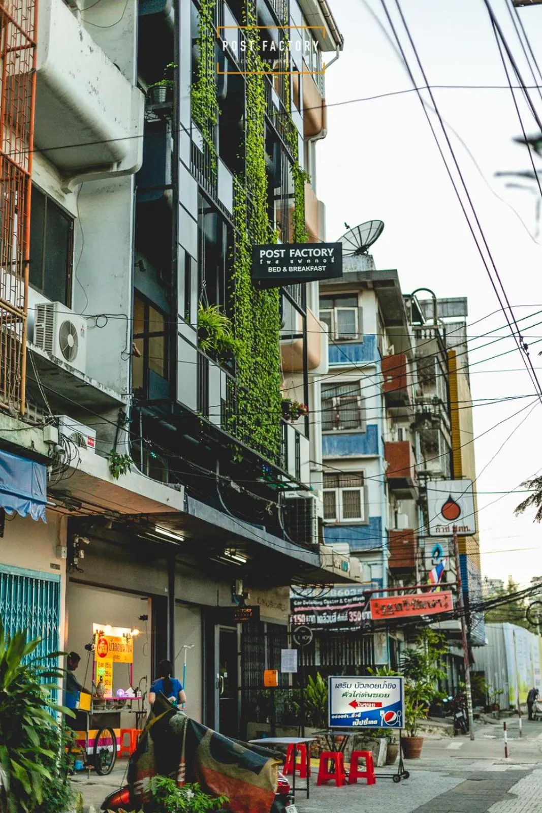 Restaurant/places to eat in Post Factory Bed & Breakfast