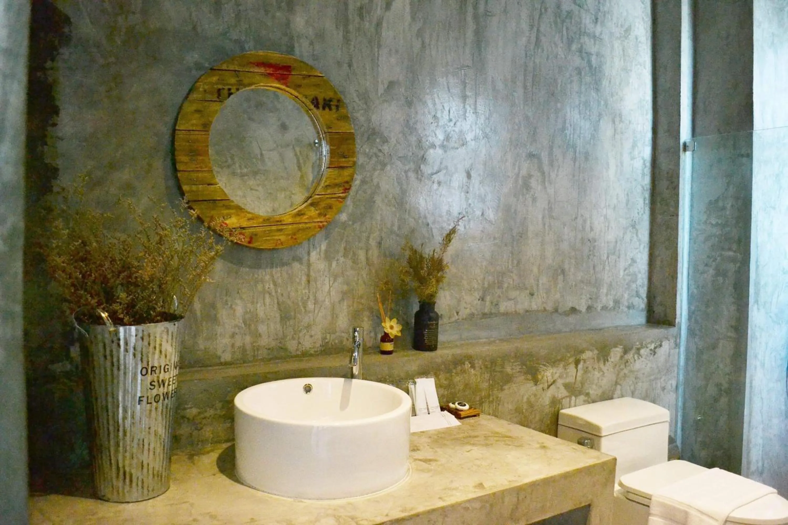 Toilet in De' Anchor