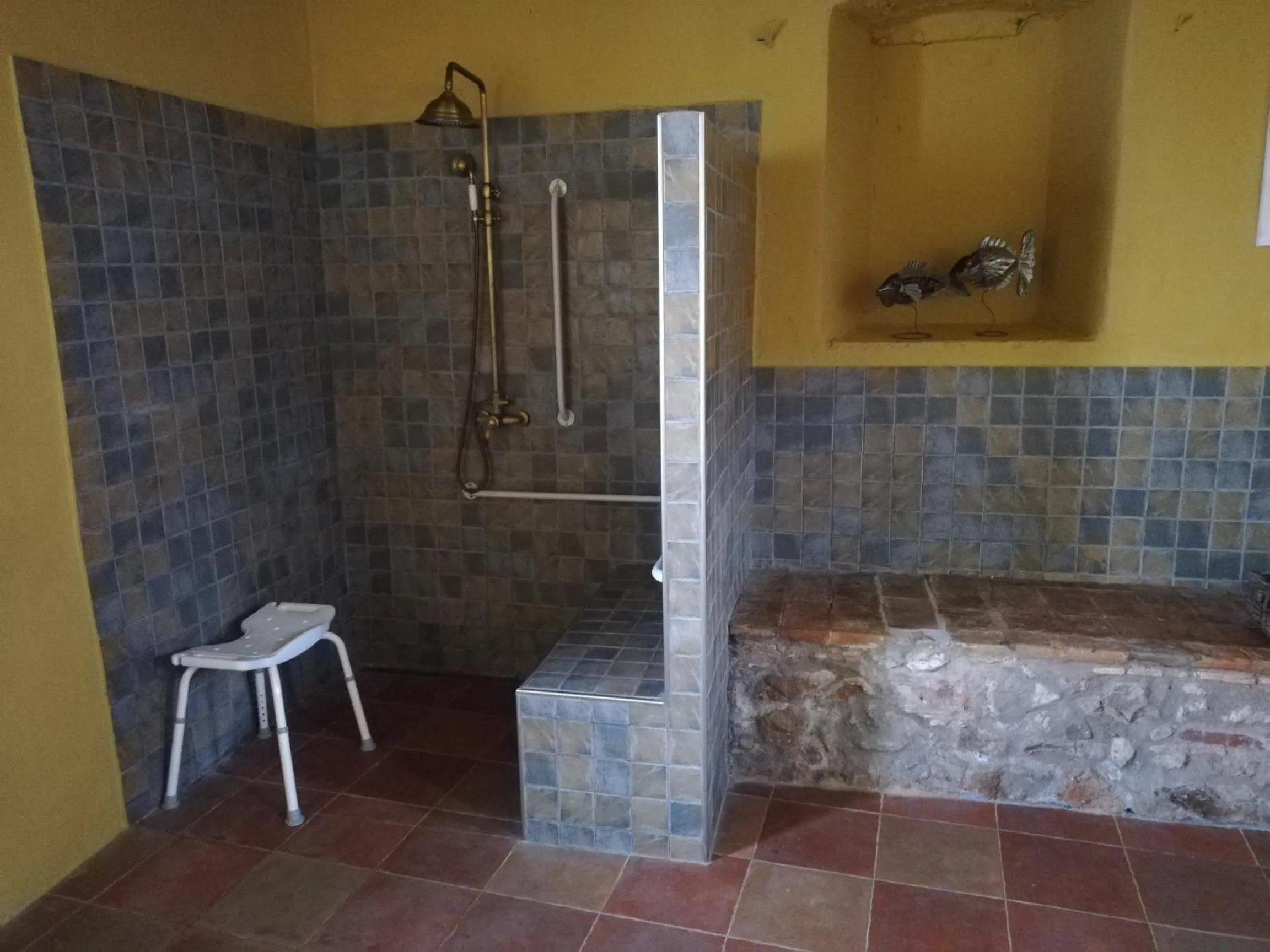 Bathroom in Mas Del Llop Blanc - Dog friendly Hostal Rural - B&B