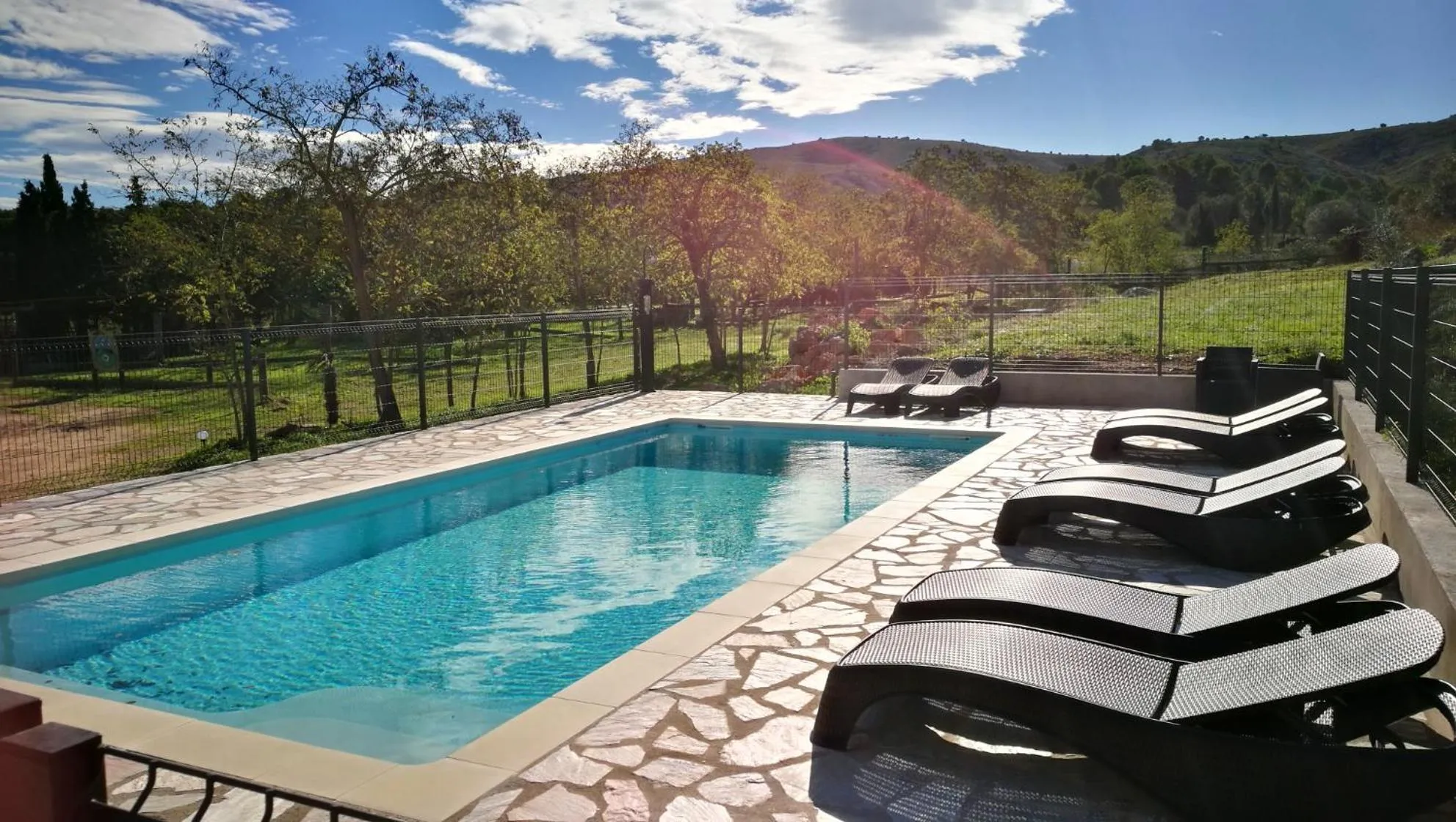 Property building in Mas Del Llop Blanc - Dog friendly Hostal Rural - B&B