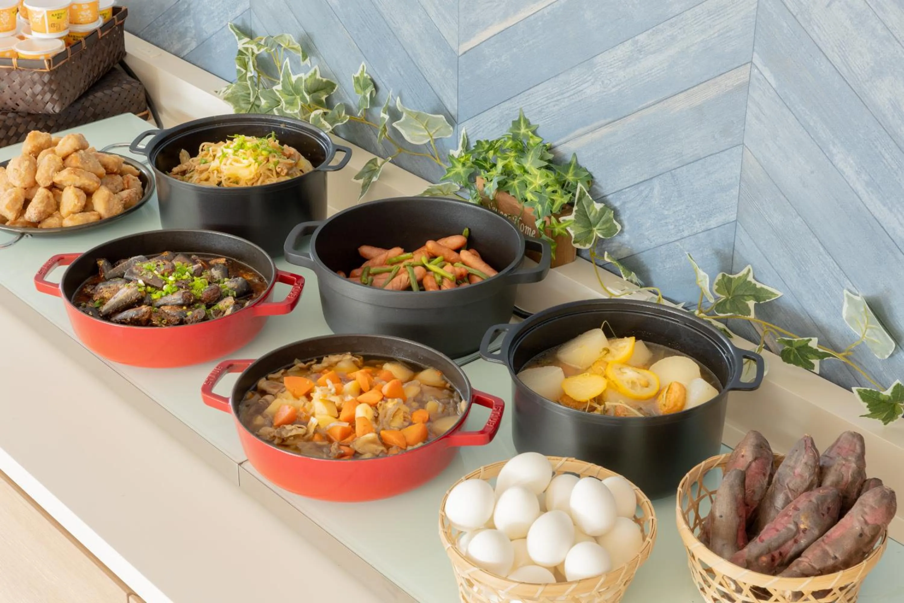 Restaurant/places to eat in SkyHeart Hotel Narita