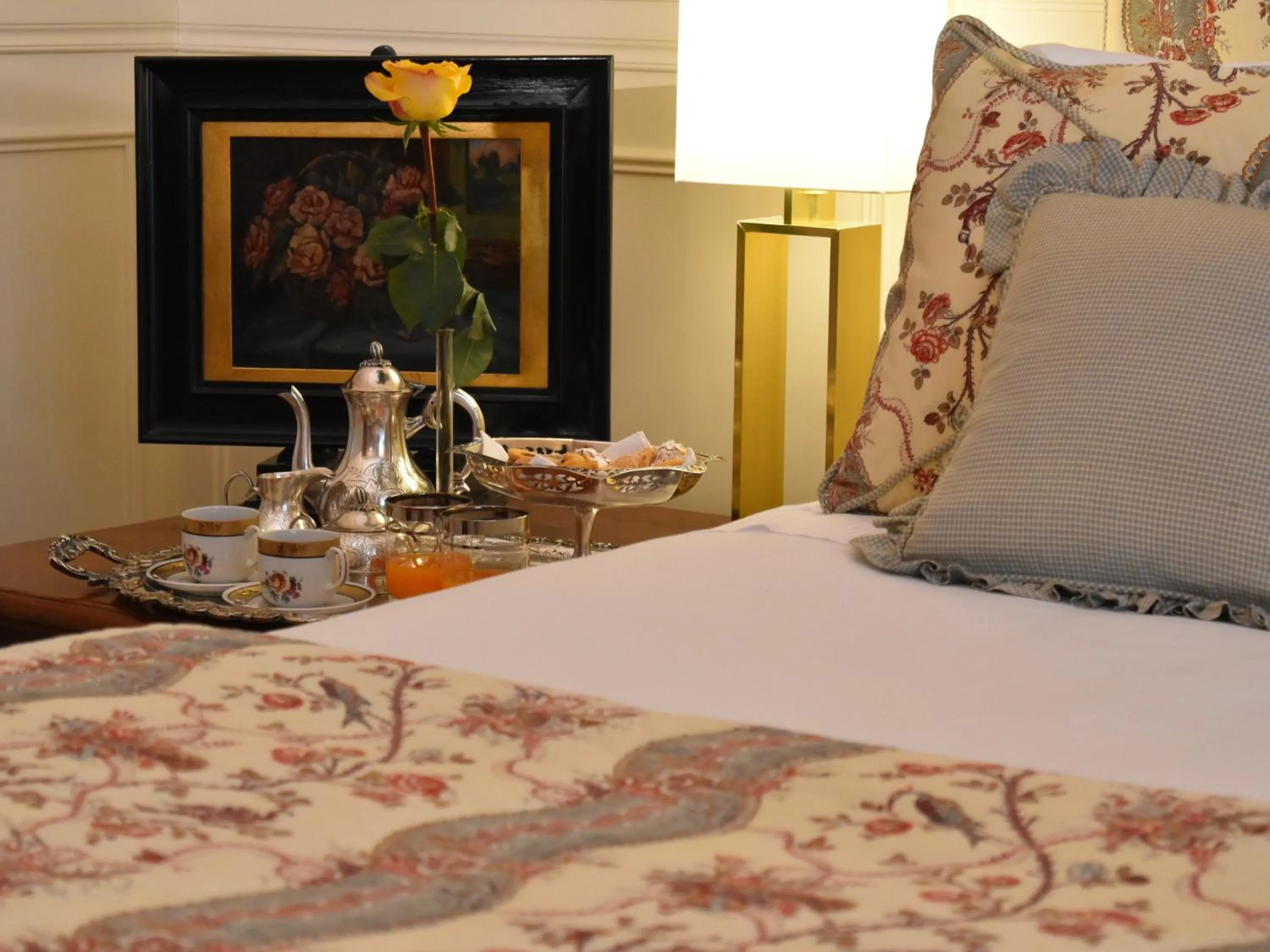 Decorative detail, Bed in Palazzina Mori - Luxury B&B