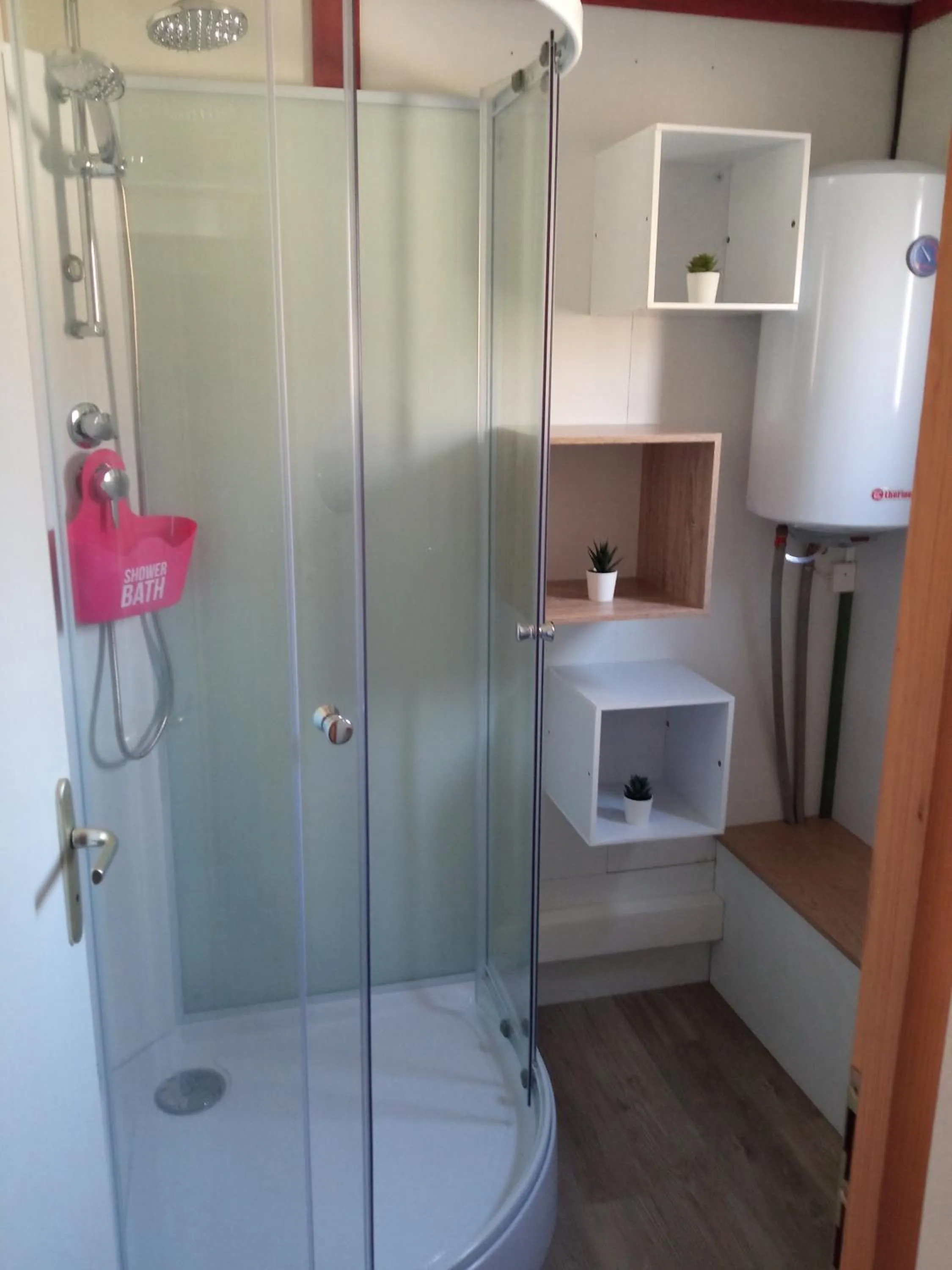 Shower in Les Chalets d'Argentouleau
