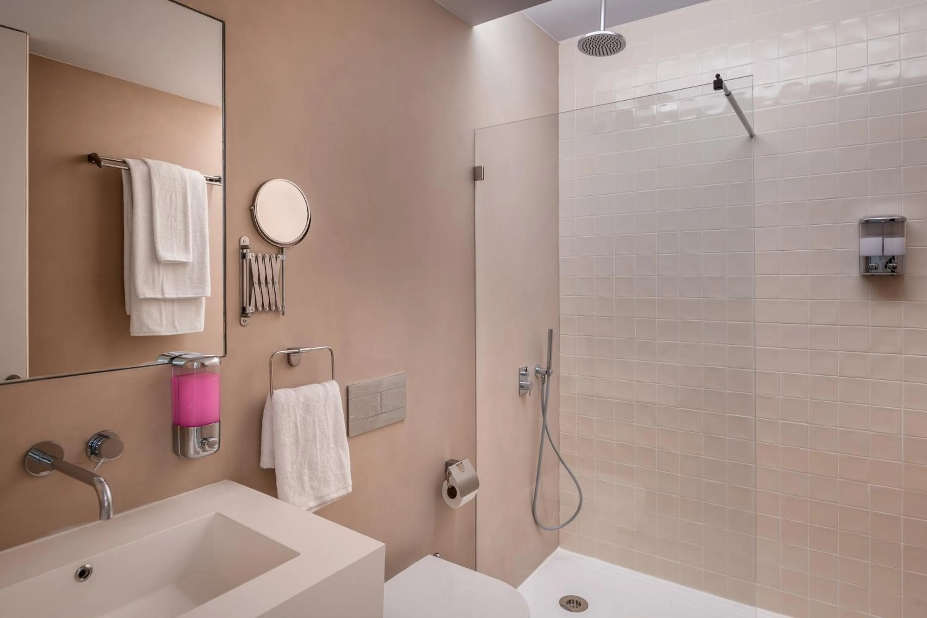 Shower in Ouro Grand by Level Residences