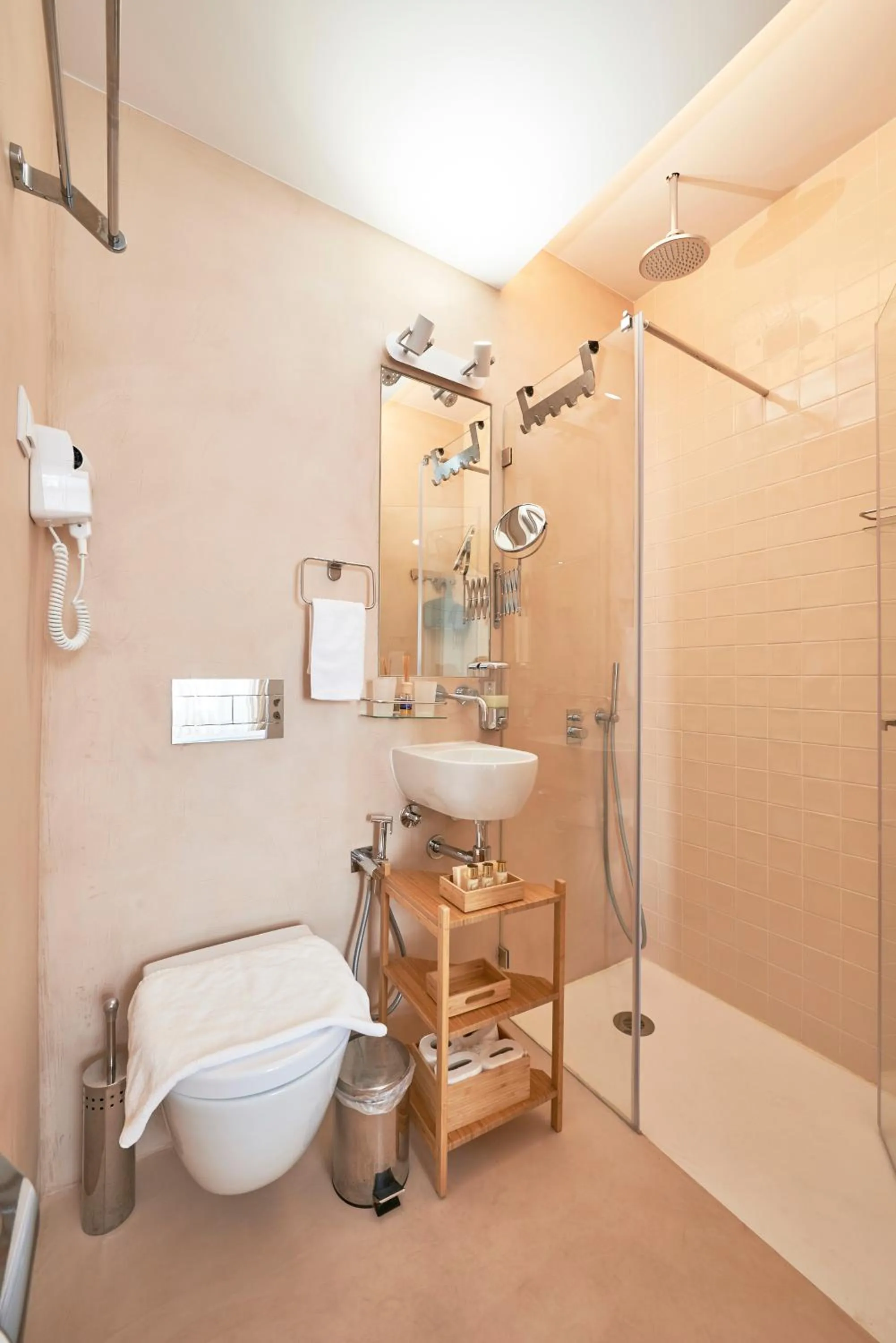 Shower in Ouro Grand by Level Residences