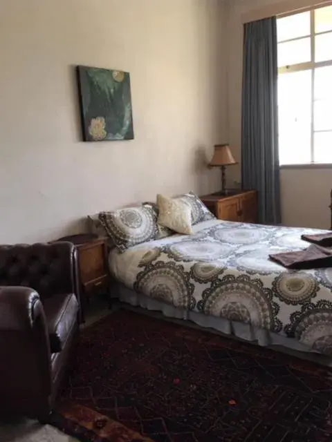 Triple Room with Shared Bathroom in Holmhurst Guest House Triple Room with Shared Bathroom in Holmhurst Guest House