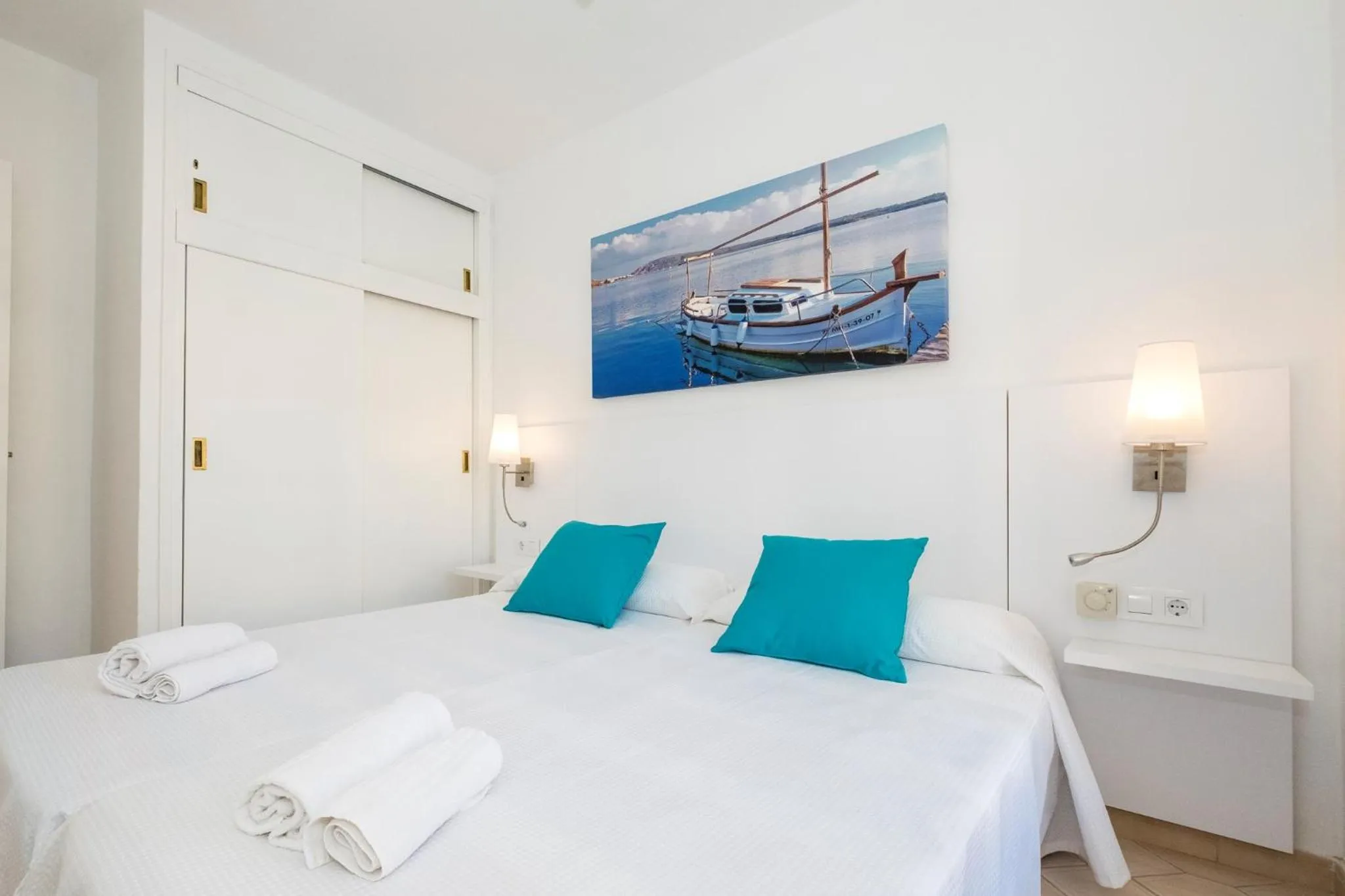 Bedroom, Bed in Girasols Gardens Sup