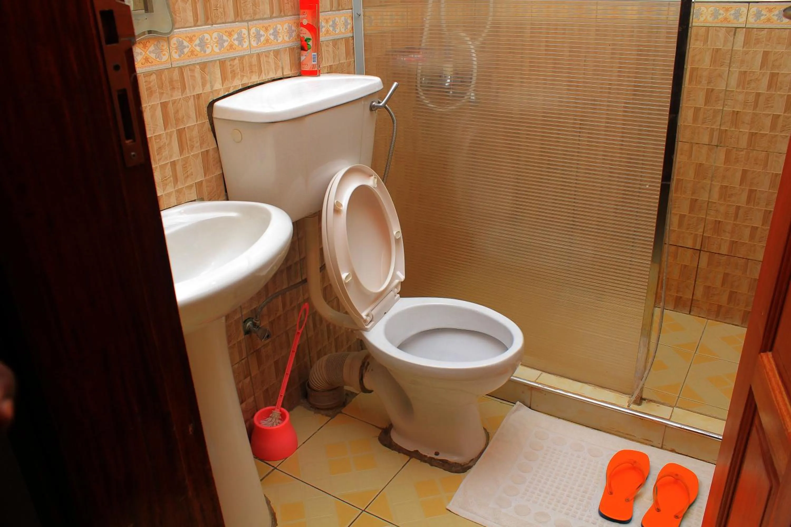 Shower in MAMIKKI Hotel Apartments