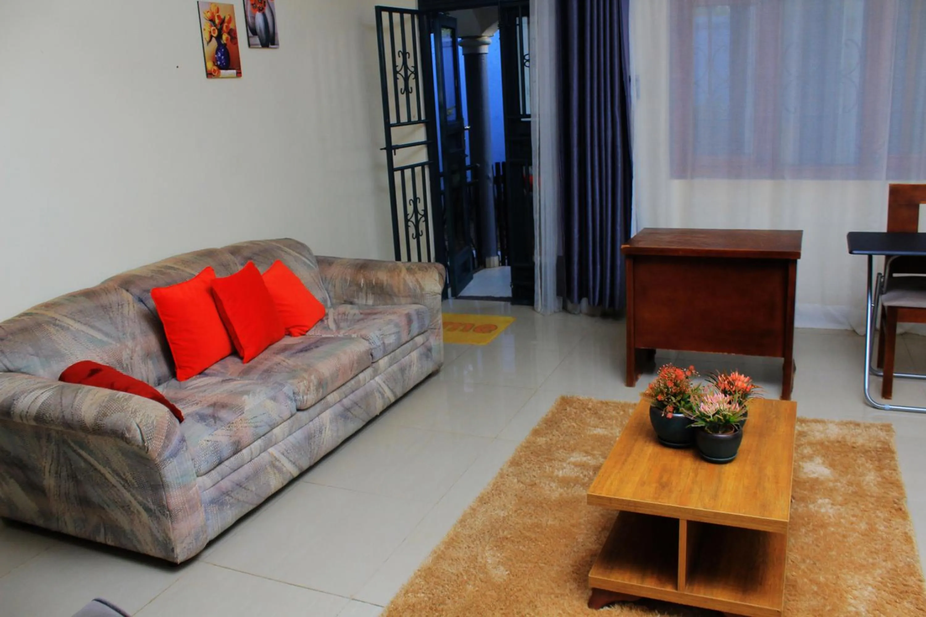 Living room in MAMIKKI Hotel Apartments